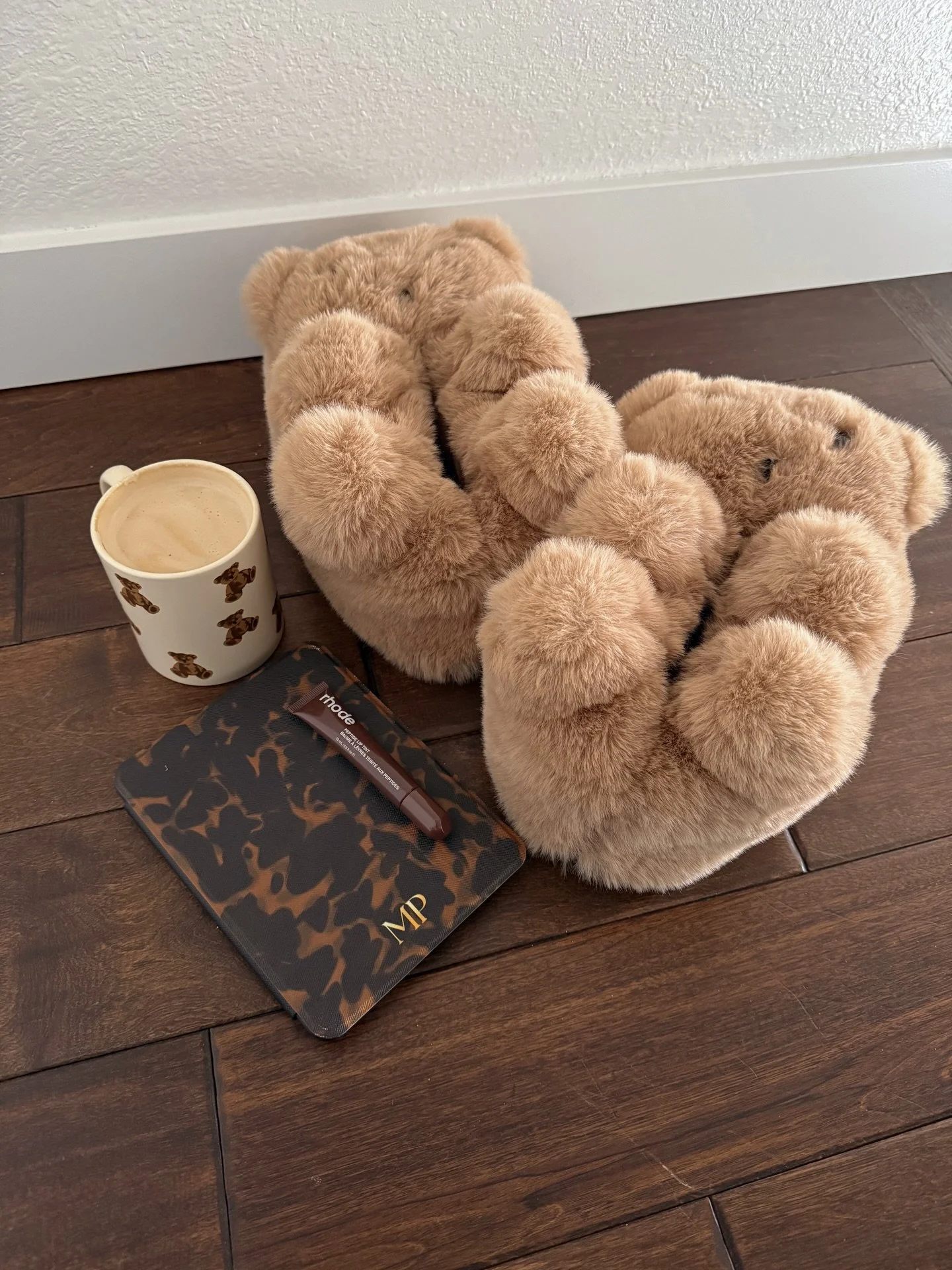 Snow day in Colorado ❄️⛄️ #firstsnow #girlythings #teddybearaesthetic #essentials #teddybear🐻