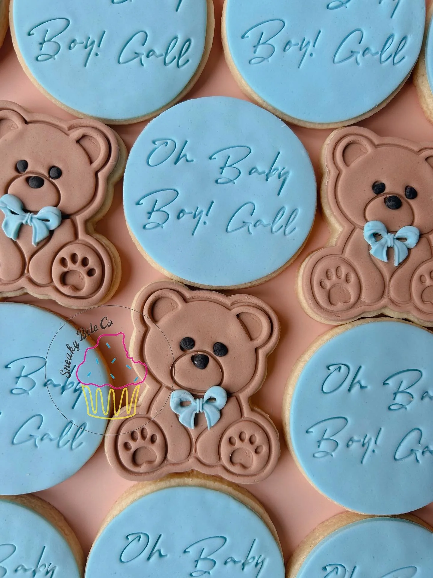The sweetest little Baby shower cookies for Baby boy Gall. 🩵🧸
Perfect for everyone to take home their own tasty treat from a special day. 🥰
.
.
.
.
.
#babyshower #babyshowercookies #customcookies #personalisedcookies #teddybearcookies #geelongbak