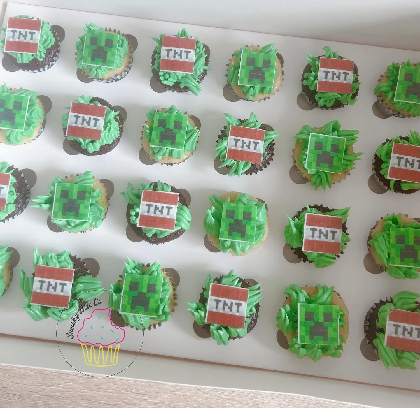 Minecraft mini cupcakes. 🧨🌳
.
.
.
.
.
#minecraft #minecraftminicupcakes #minecrafttoppers #geelongsmallbusiness #geelongbaker #teesdalebaker #sneakybiteco #tntcupcakes #sweepercupcakes