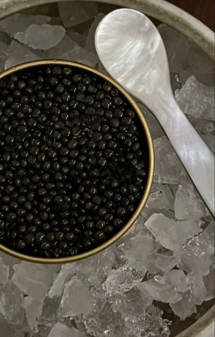 Caviar y autocuidado: porque darte un capricho no debería darte culpa.