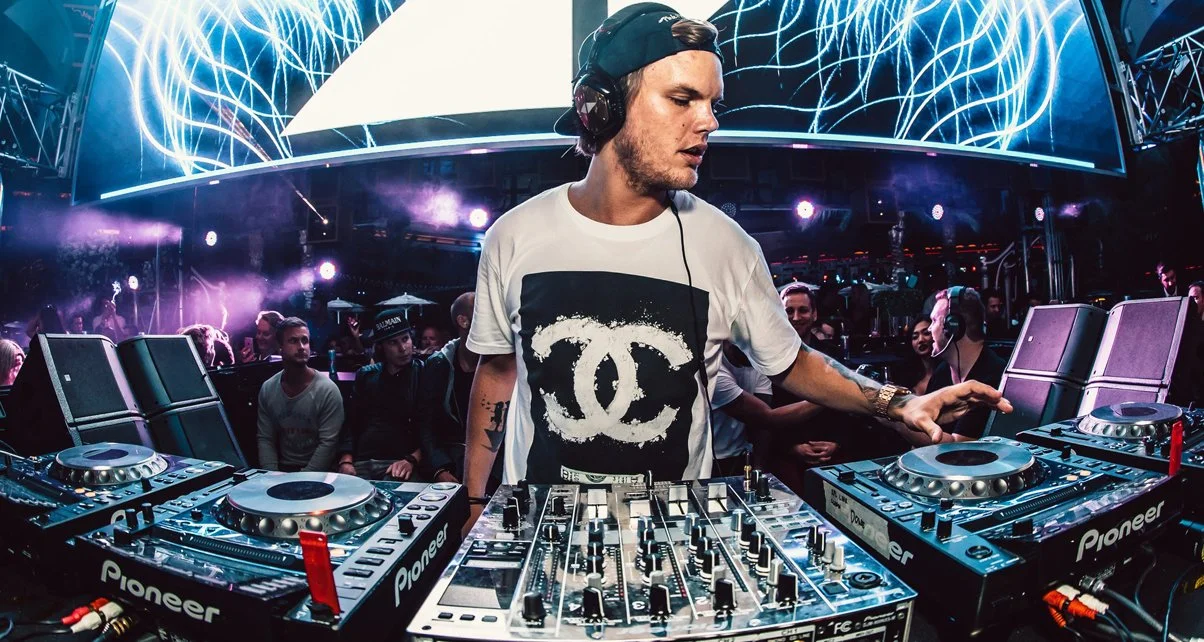 Hur lär man sig DJ:a på riktigt – från beatmatchning till live-mixning