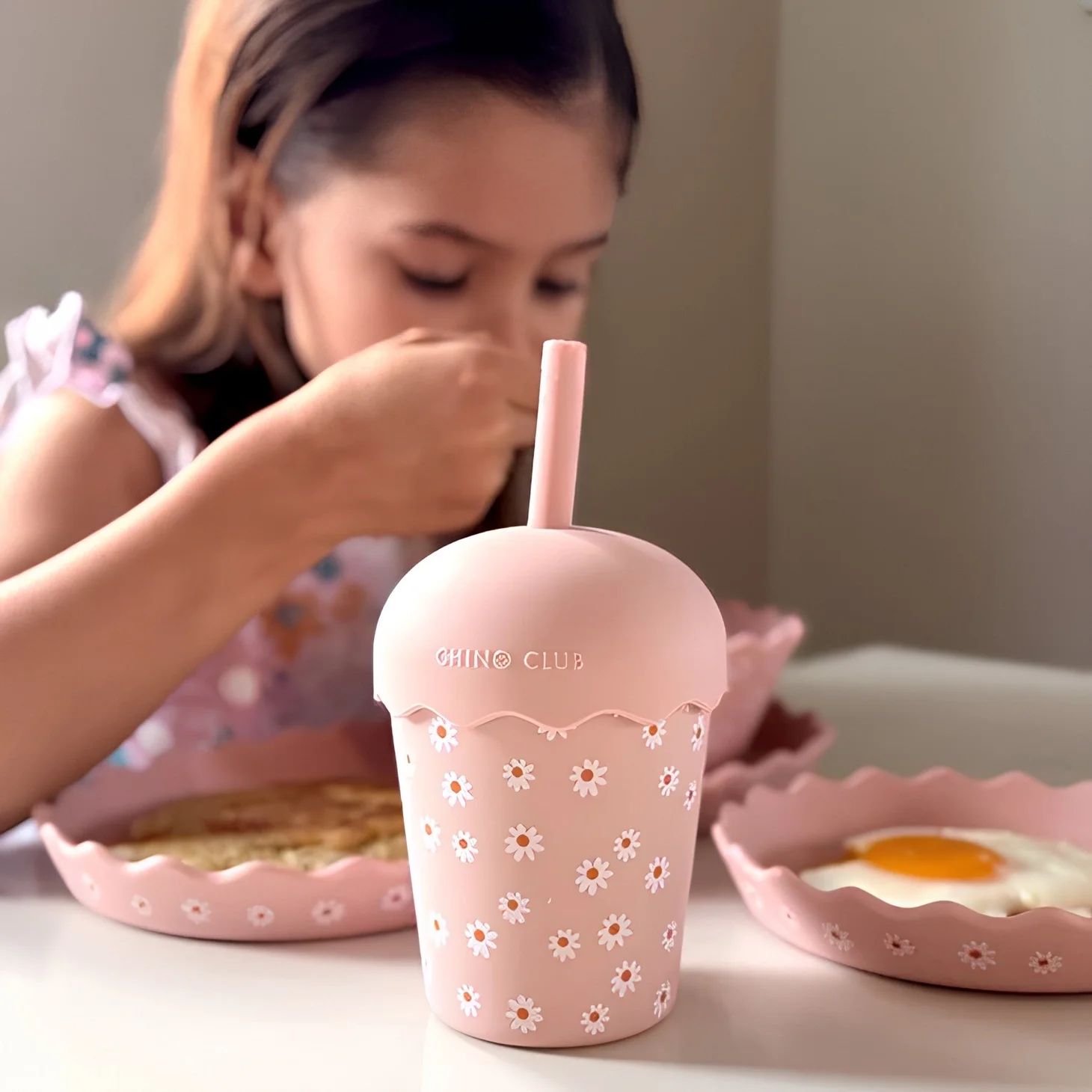 Pink daisy smoothie cup.webp