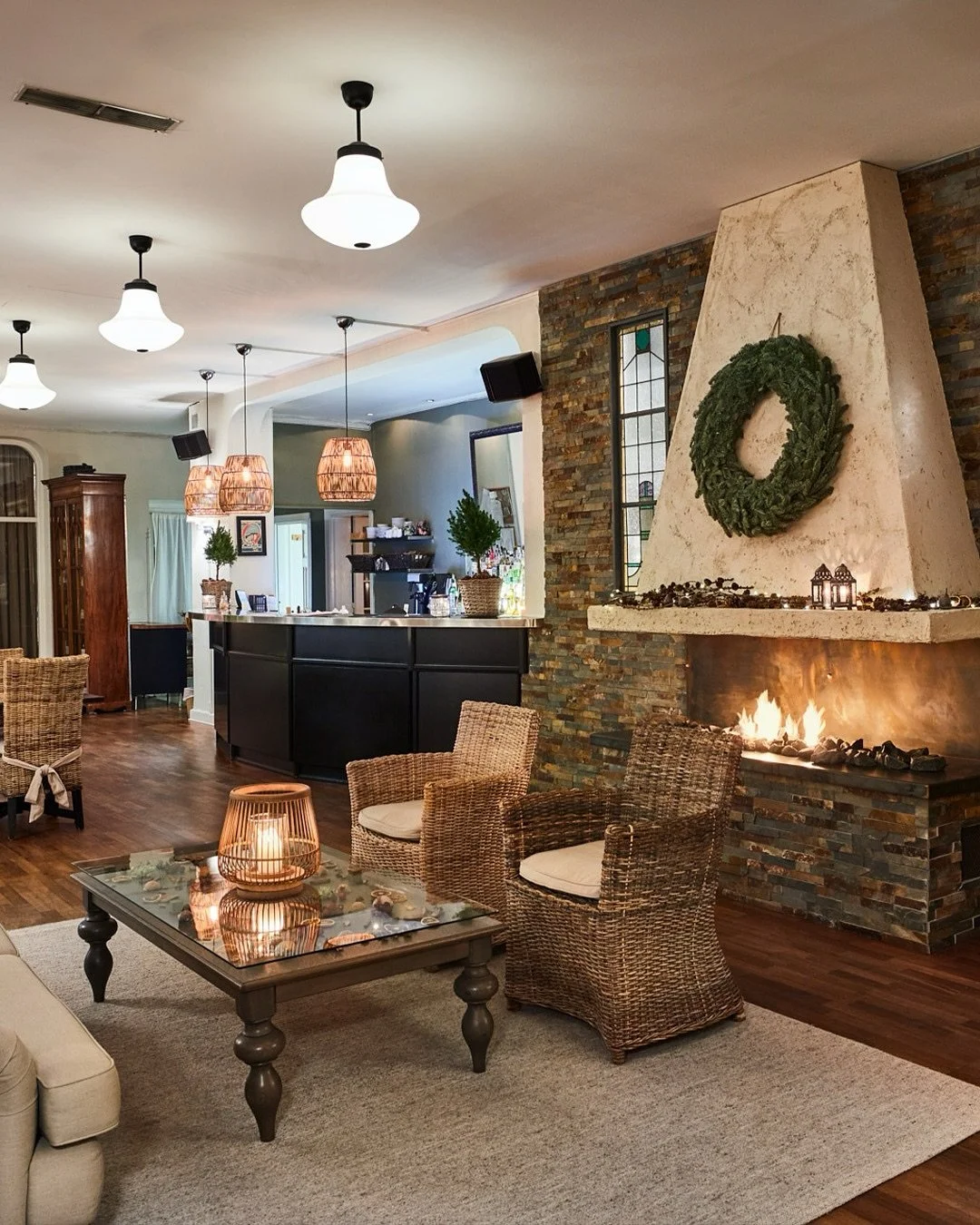 The season of sparkle, warmth, and indulgence, beautifully set at Grand Hotel M&ouml;lle.🎄🥂

Reserve your festive table today.
.
.
.
#GrandHotelM&ouml;lle #ChristmasAtGrand #FestiveElegance #M&ouml;lleMoments #CoastalChristmas #HolidayDining

[ Gra