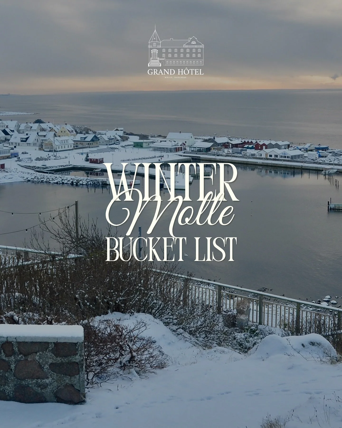 Din vinter-bucketlist i M&ouml;lle har precis f&aring;tt en uppgradering.
Soluppg&aring;ngar, klippvandringar l&auml;ngs havet och varm choklad i kylan.
Vad b&ouml;rjar du med f&ouml;rst?❄️✨
.
.
.
#GrandHotelM&ouml;lle #M&ouml;lle #VisitSweden #Vinte