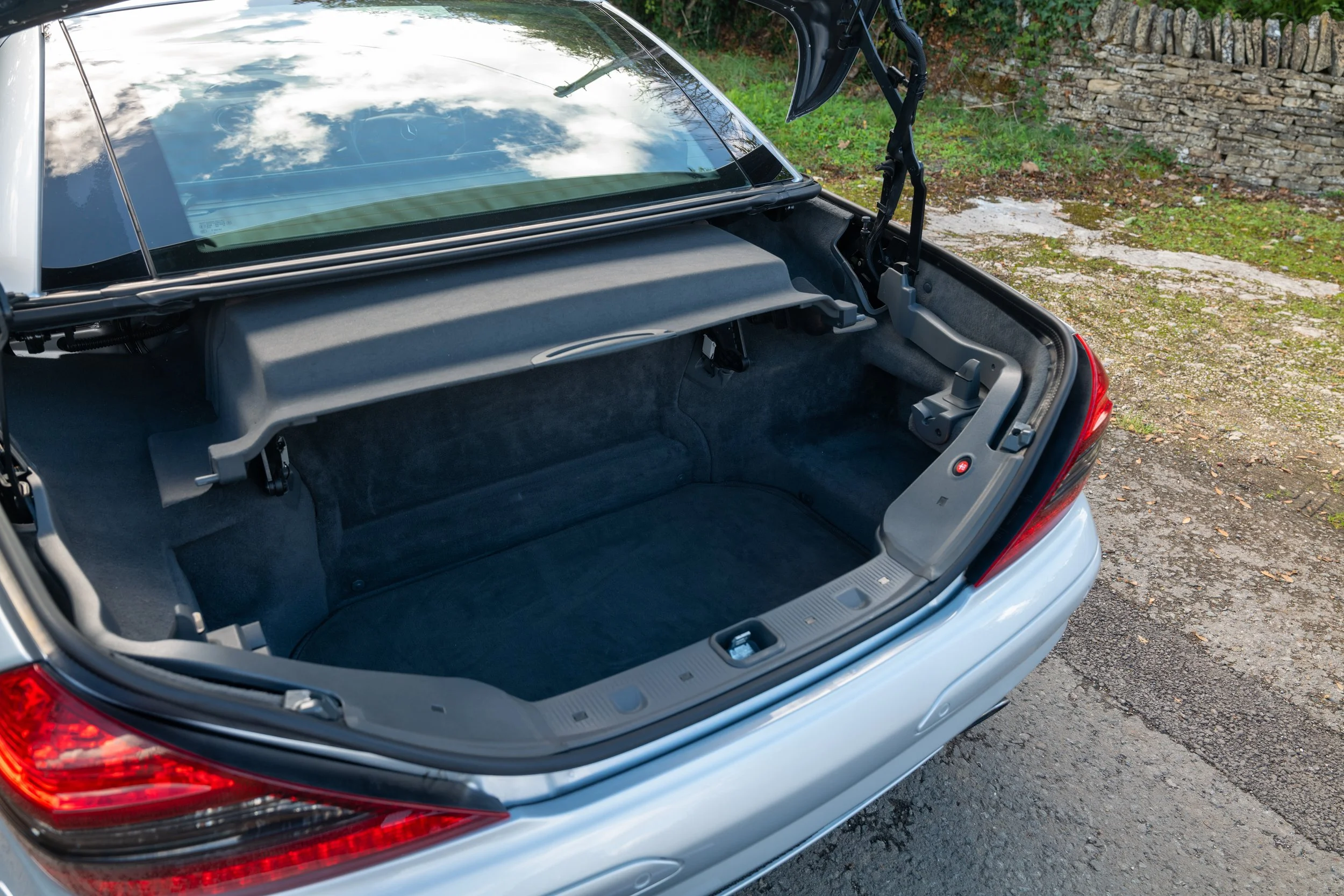 2007 Mercedes SL55 AMG - 56 - L1080891.jpg