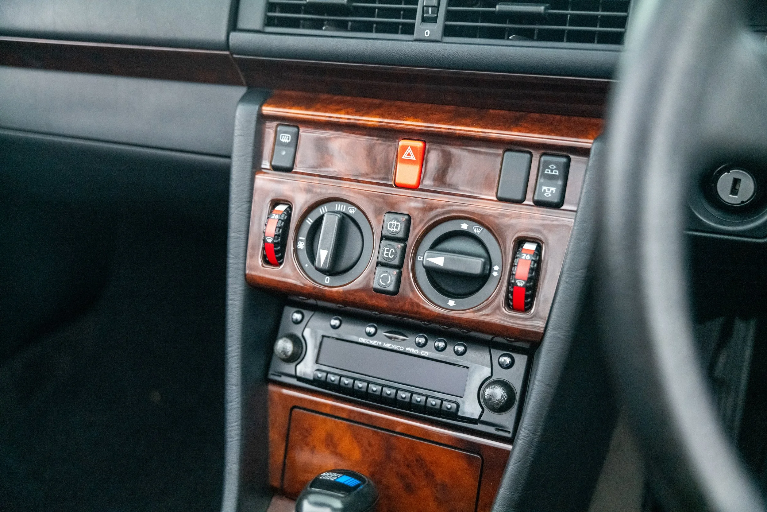 1996 Mercedes E320 Cabriolet - 32 - L1070455.jpg