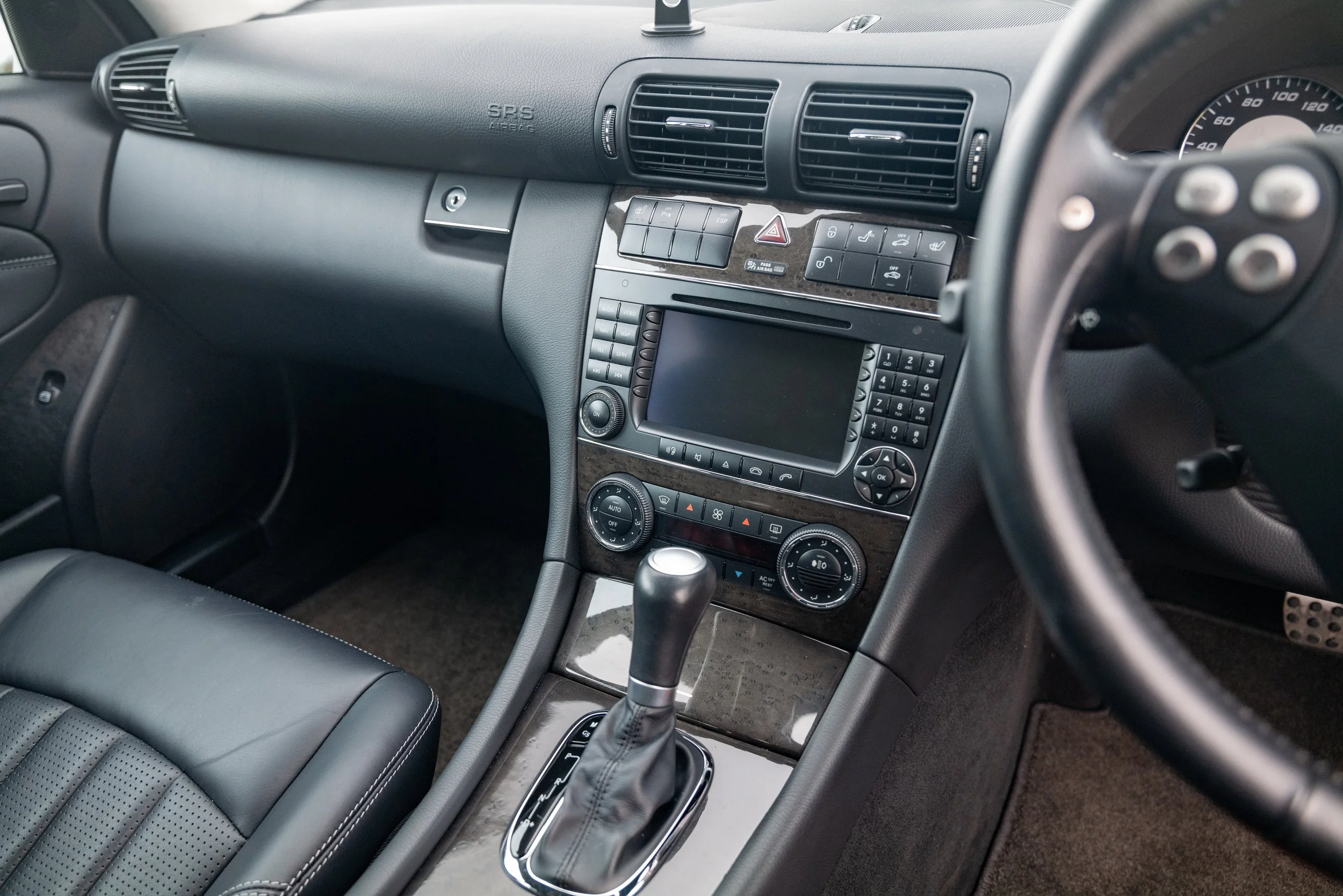 2004 Mercedes C55 Saloon - 38 - L1070384.jpg