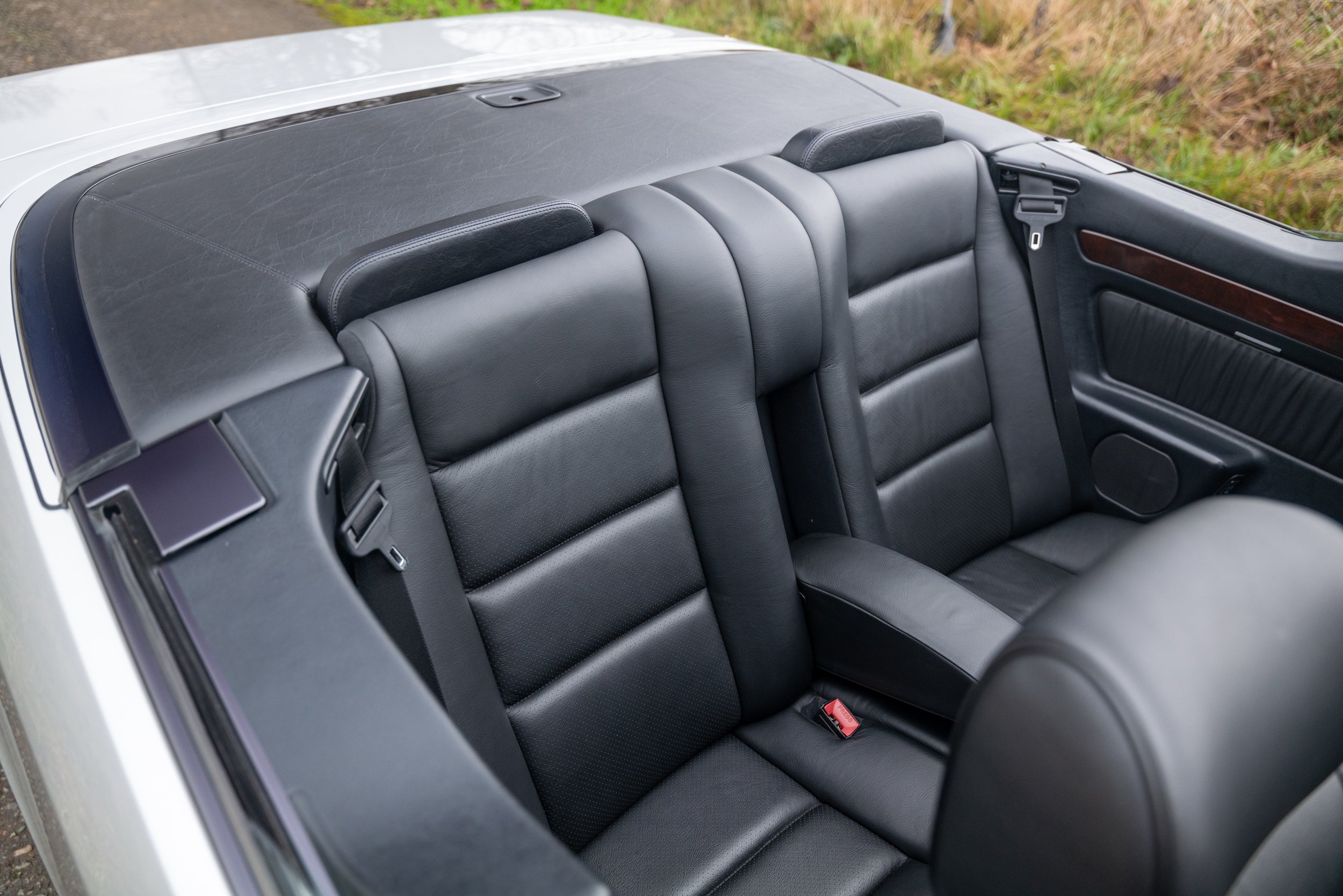 1996 Mercedes E320 Cabriolet - 38 - L1070462.jpg