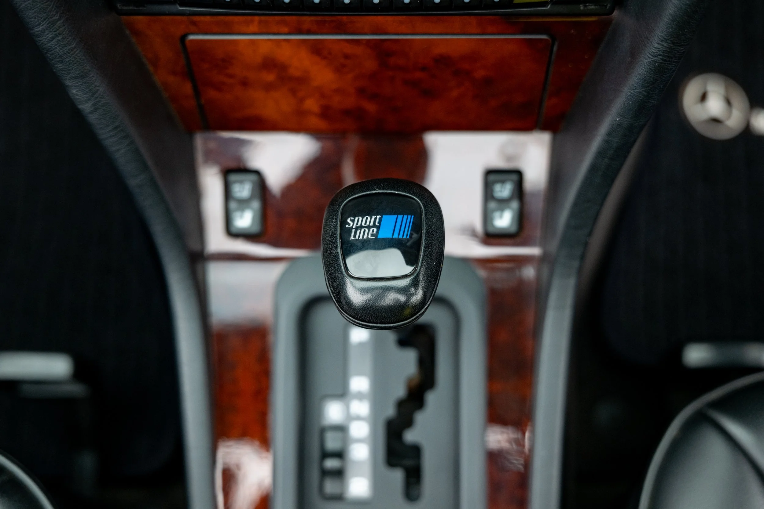 1996 Mercedes E320 Cabriolet - 33 - L1070457.jpg