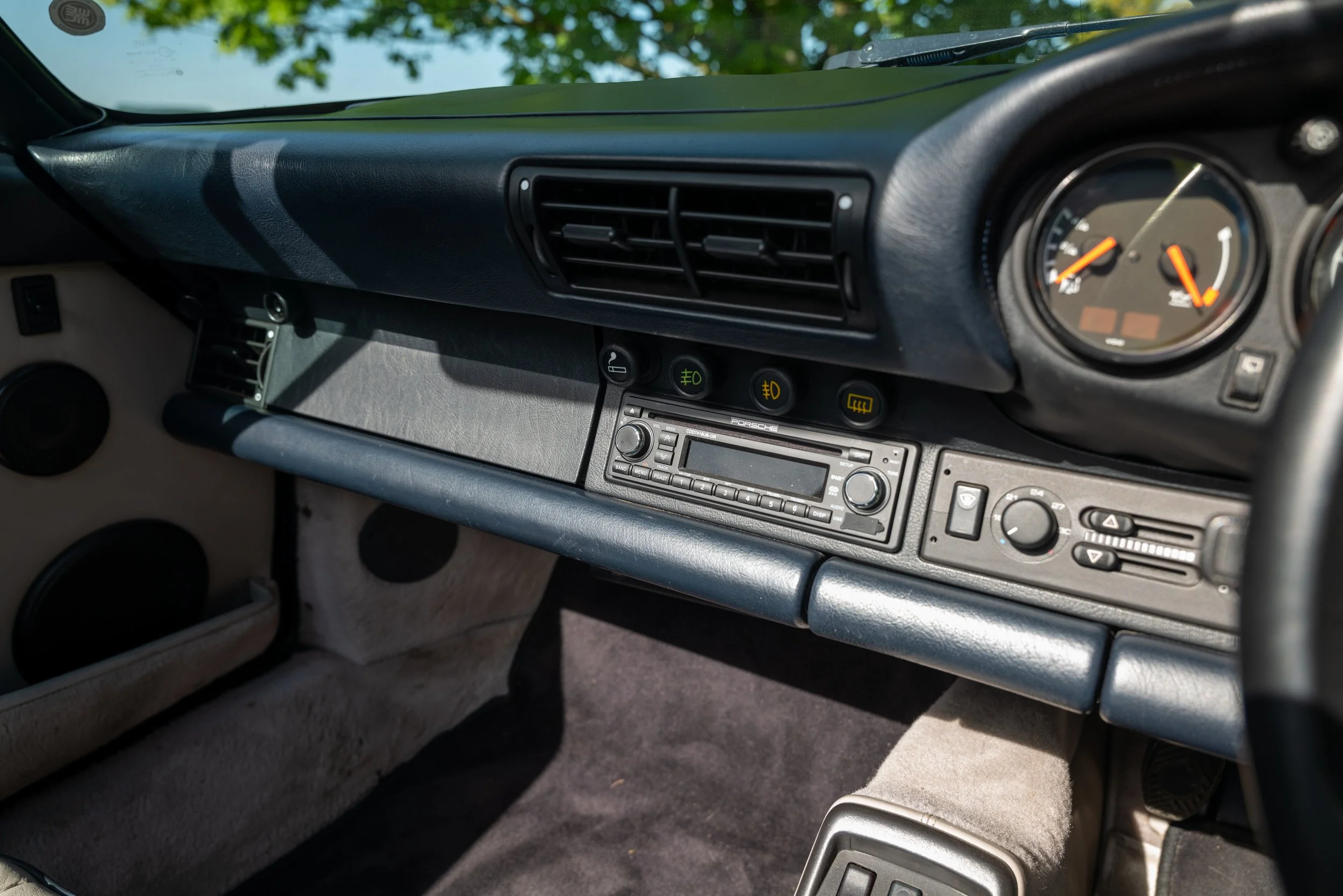 Porsche 911 964 Targa - 28 - L1070849.jpg