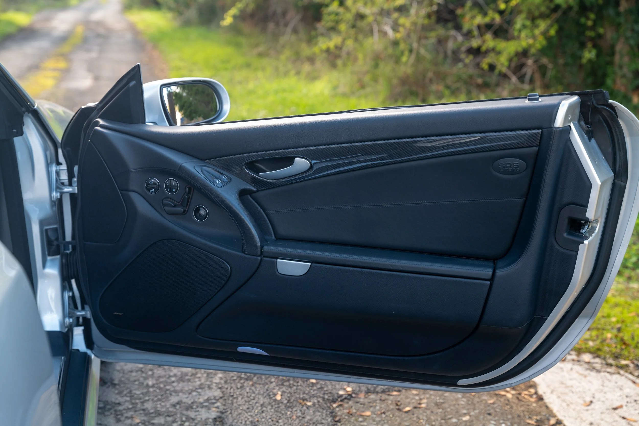 2007 Mercedes SL55 AMG - 27 - L1080856.jpg
