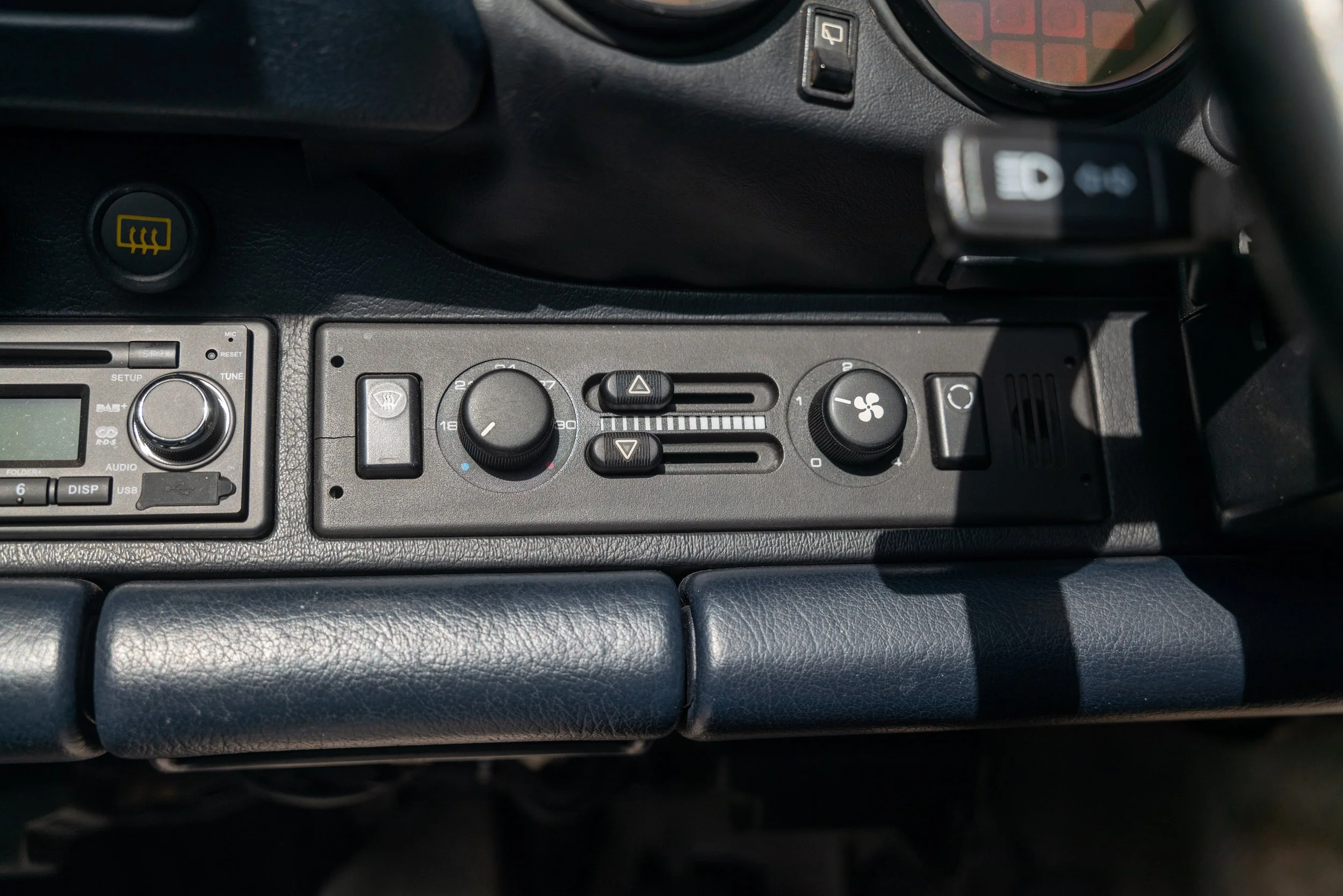 Porsche 911 964 Targa - 29 - L1070850.jpg