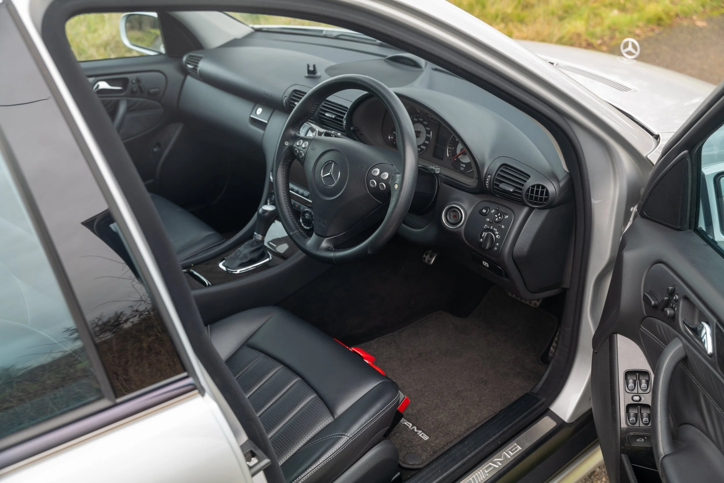 2004 Mercedes C55 Saloon - 30 - L1070374.jpg