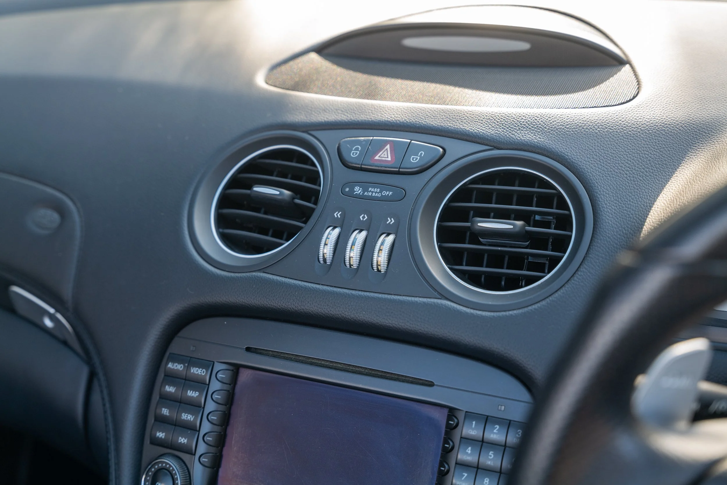 2007 Mercedes SL55 AMG - 39 - L1080870.jpg