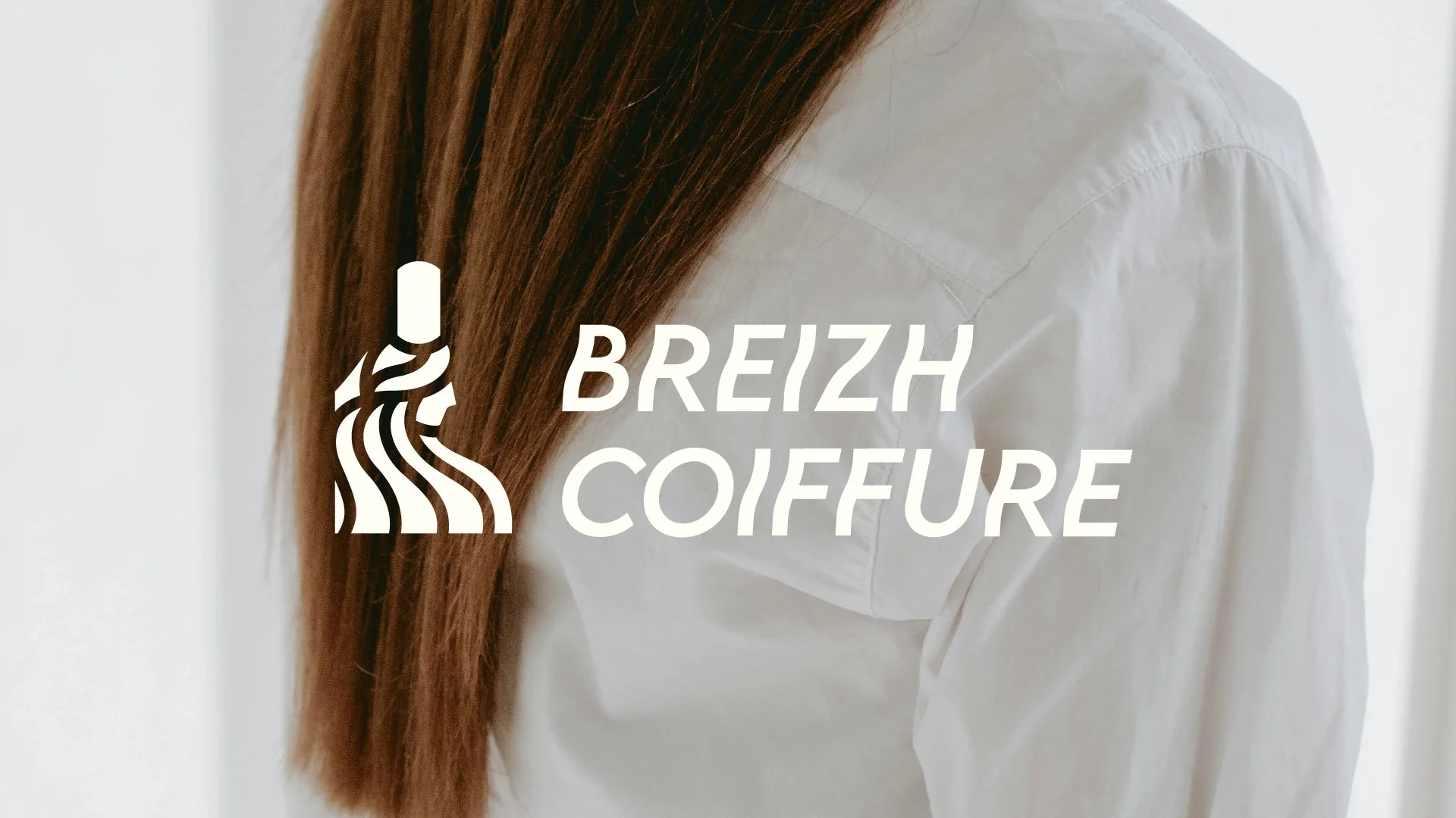 Création d'une identité visuelle pour une artisane vitrailliste, par une spécialiste dans la création d'identité en Bretagne