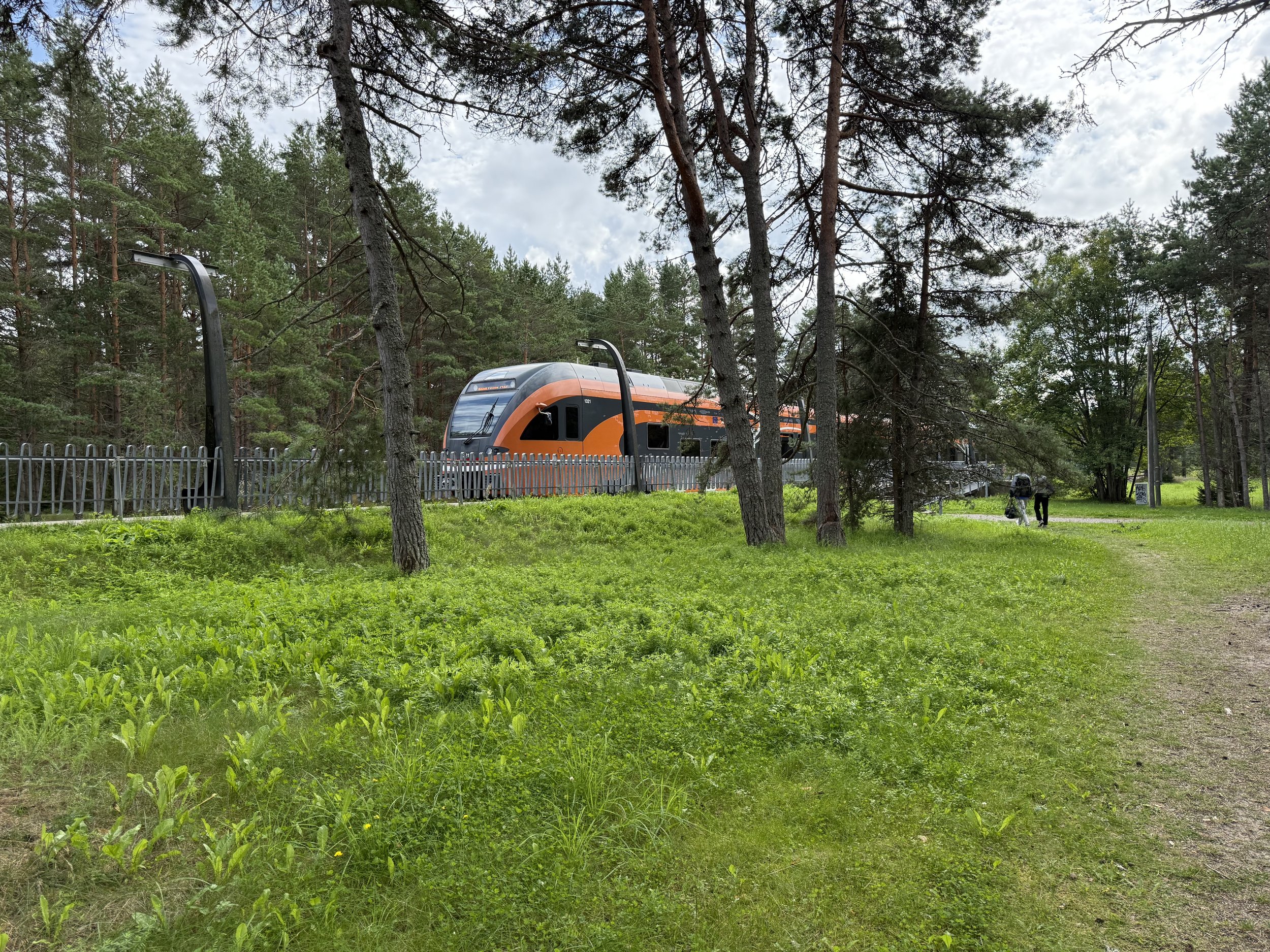 Elroni rong Kloogaranna peatuses