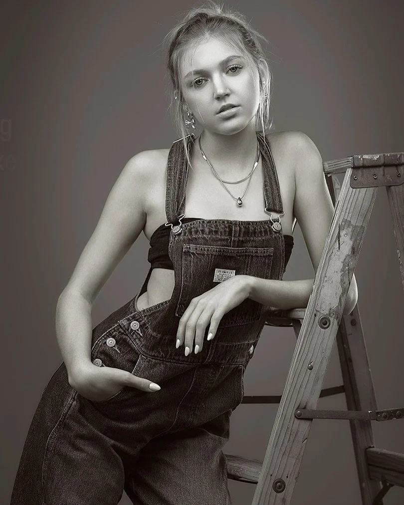 Model @brookedrolet 
@amarillomodels agency
@craigstidham photographer

#model #amarillomodel #lubbockmodel #denim #bwphotography #fashion #craigstidham
