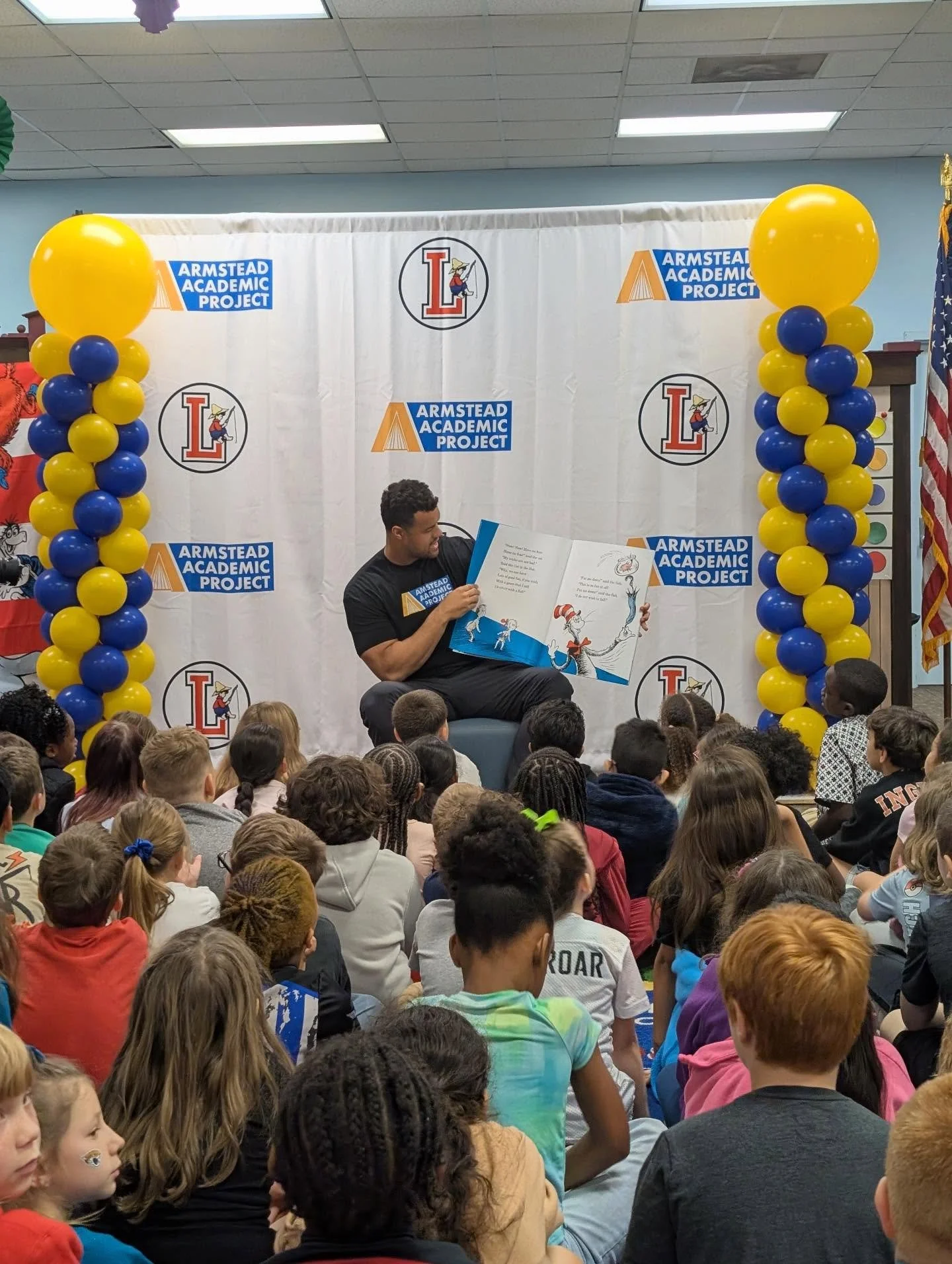 Happy Birthday, Dr. Seuss! As part of the 10th annual Tackle Reading event with @drseuss, @arikarmstead read to children at Lakeside Elementary, an AAP Thrive School 📚

Tackle Reading events are designed to inspire children at underserved schools to