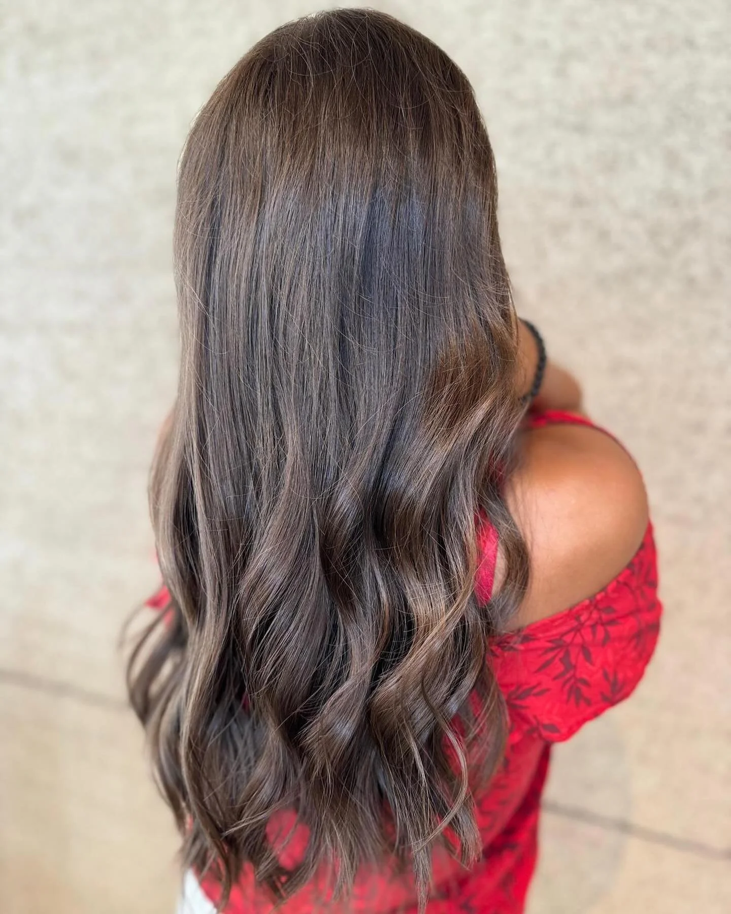 ~ NATURAL COLOR ~ 

#naturalcolor#naturalcolorhair#genevahairstylist#genevahairdresser#wavyhair#wavyhairstyle#longhair#brownhairdontcare#oway#owayorganics#owayfrance#owayswitzerland