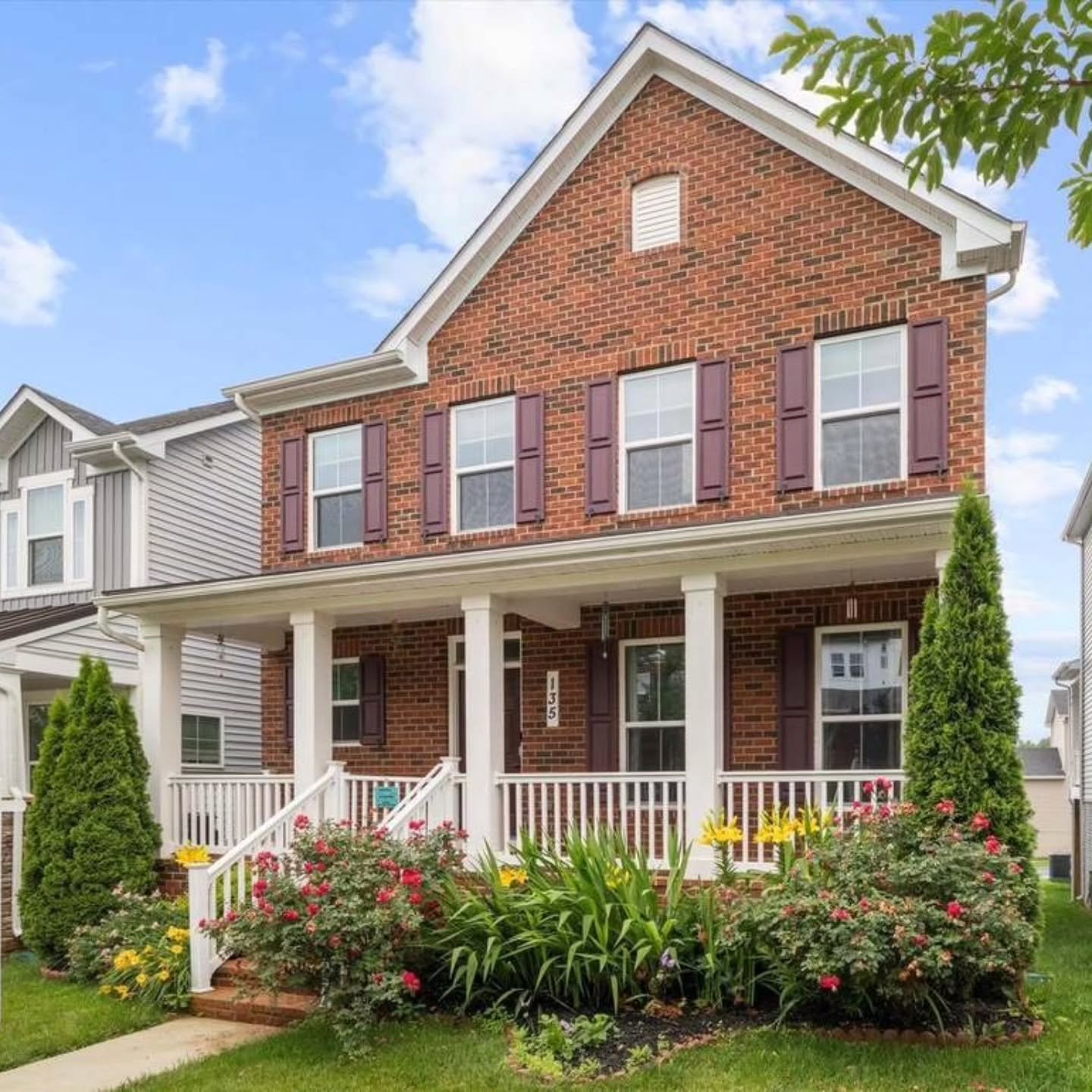 🏡&nbsp;Just Listed

📍Clarksburg, MD

Step onto the charming front porch and enjoy peaceful green space views in this beautifully maintained home located in the highly desirable&nbsp;Cabin Branch&nbsp;Community.

✨ Featuring:
✅ 5 Bedrooms | 3.5 Bath