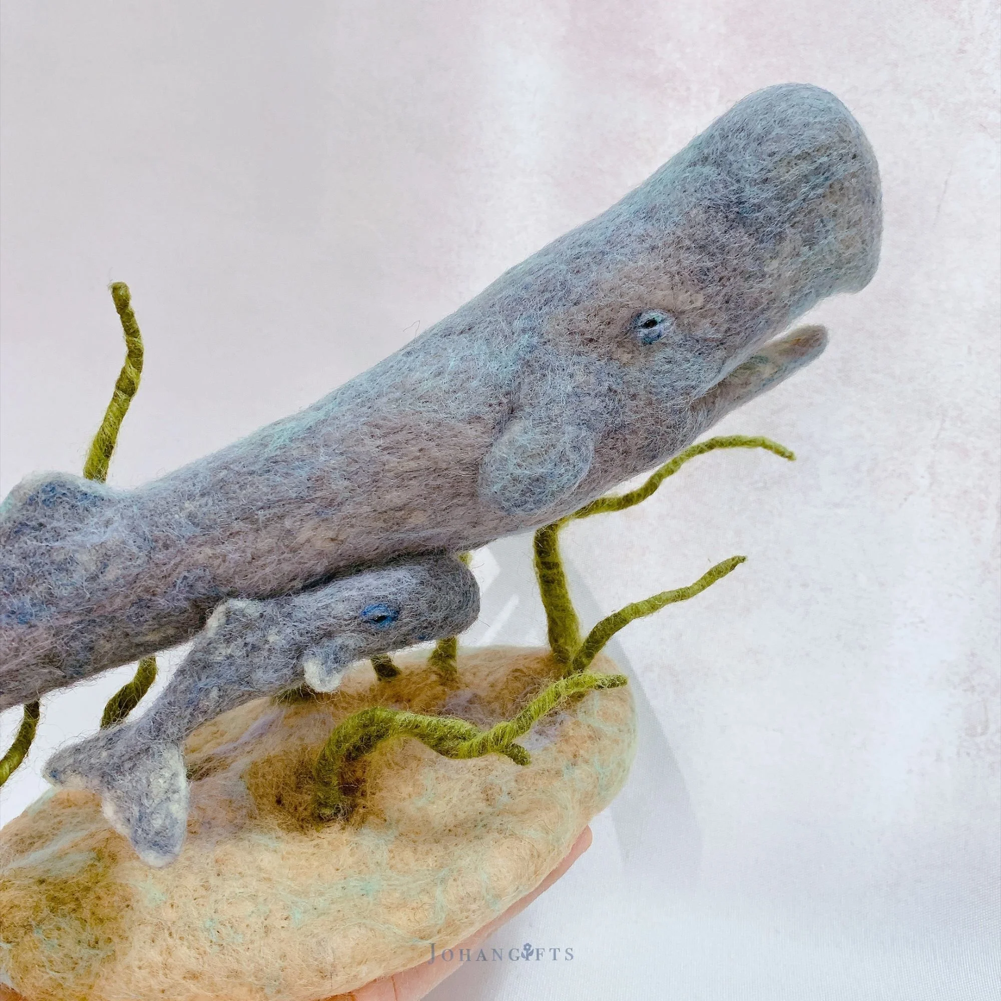 sperm-whale-wool-sculpture-handmade-marine-art.jpg
