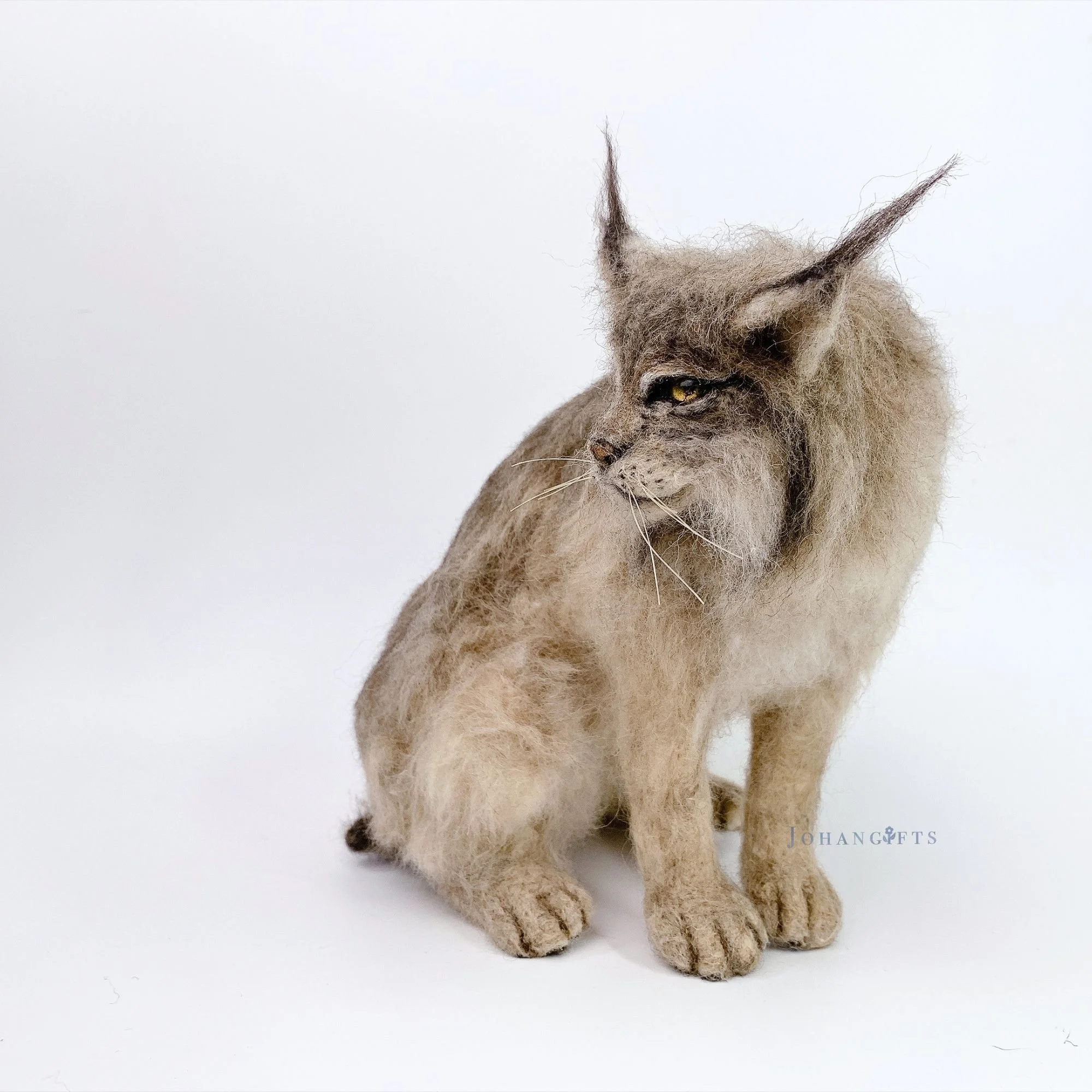 needle-felted-lynx-art-face-detail.jpg