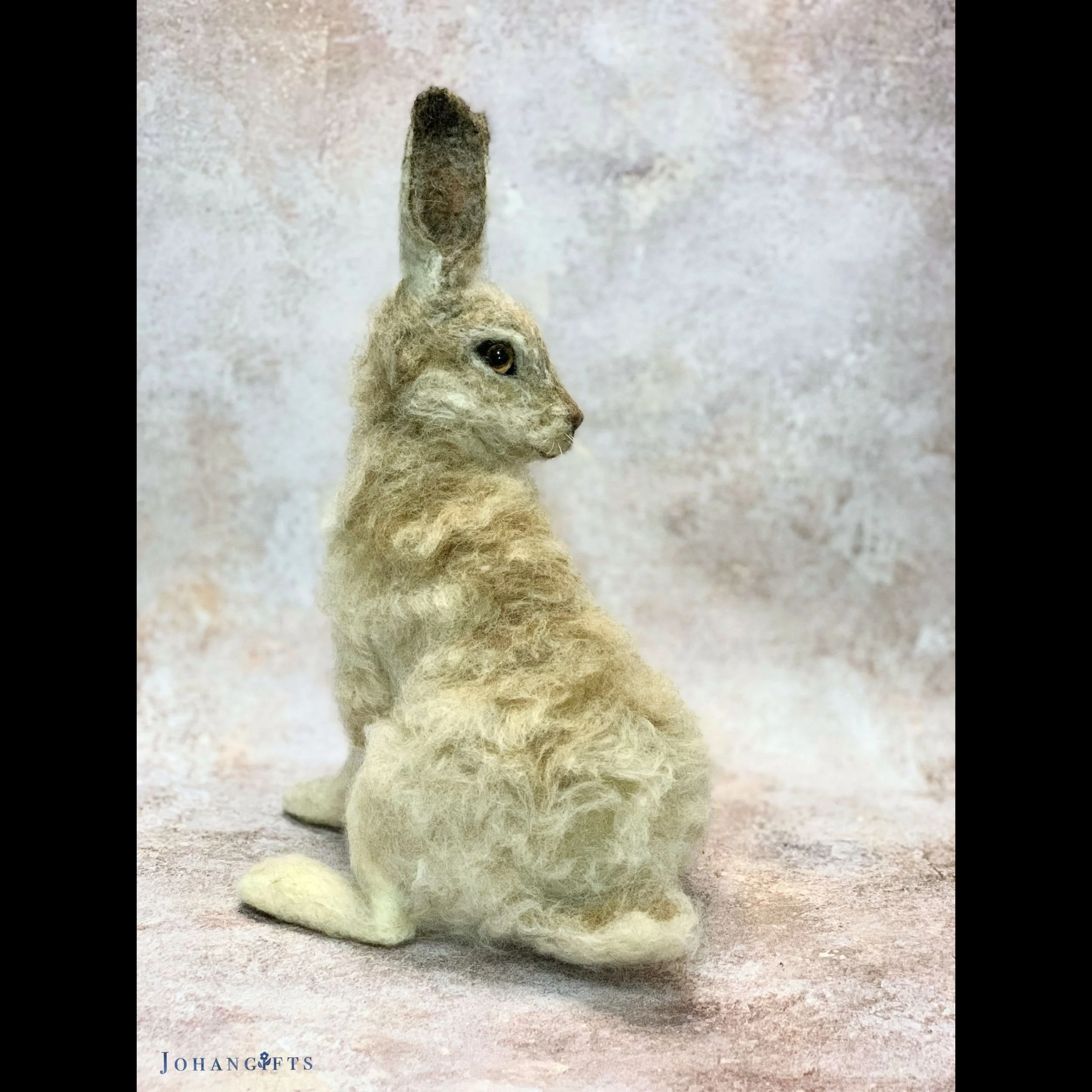 needle-felted-snowshoe-hare-ooak-art.jpg