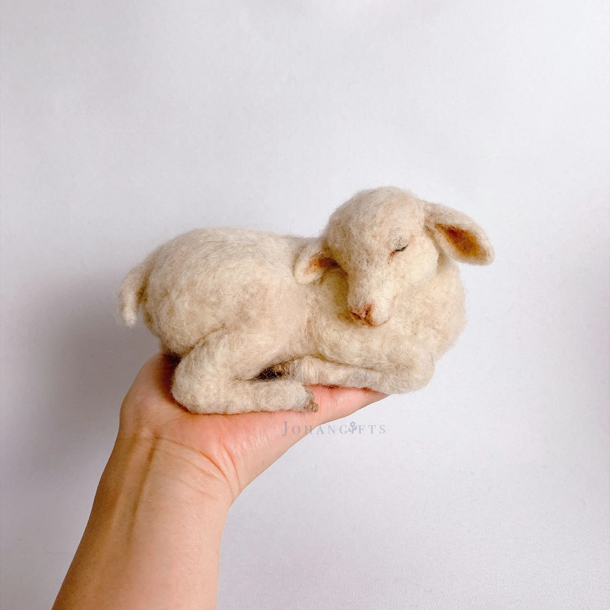 baby-lamb-handmade-wool-animal-sculpture.jpg