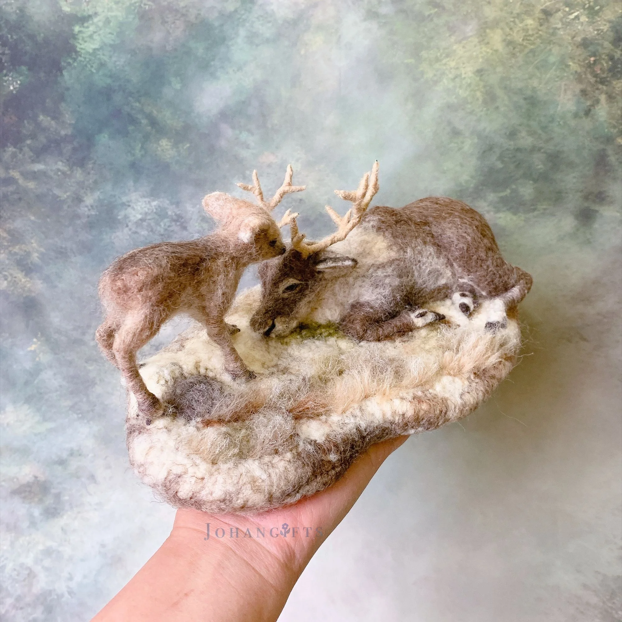caribou-mother-and-calf-wool-wildlife-sculpture.jpg