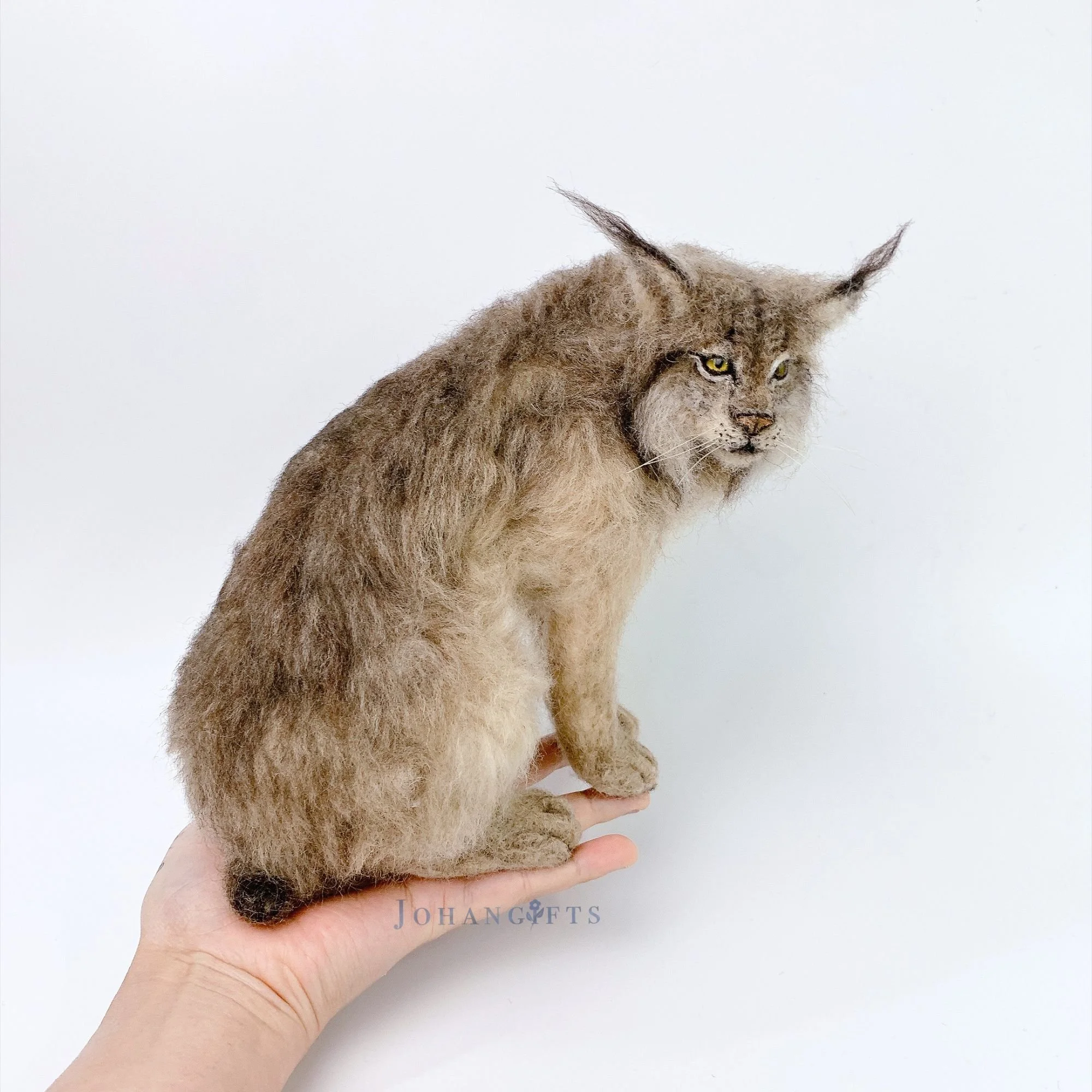 canadian-lynx-needle-felted-wool-sculpture.jpg