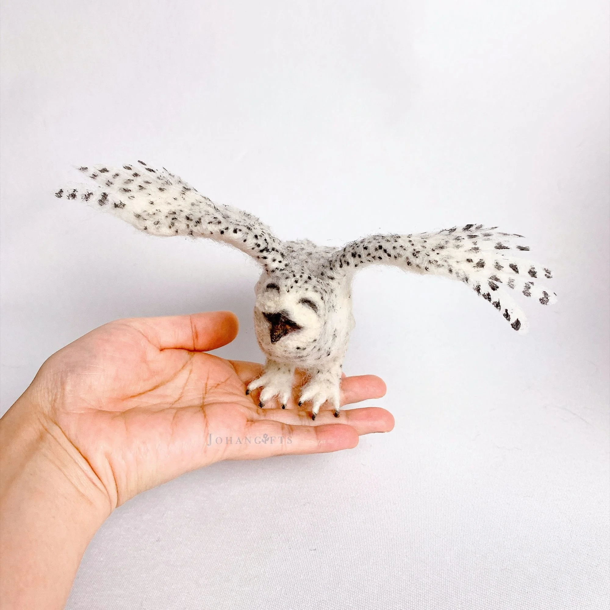 handmade-snowy-owl-fibre-art-sculpture.jpg