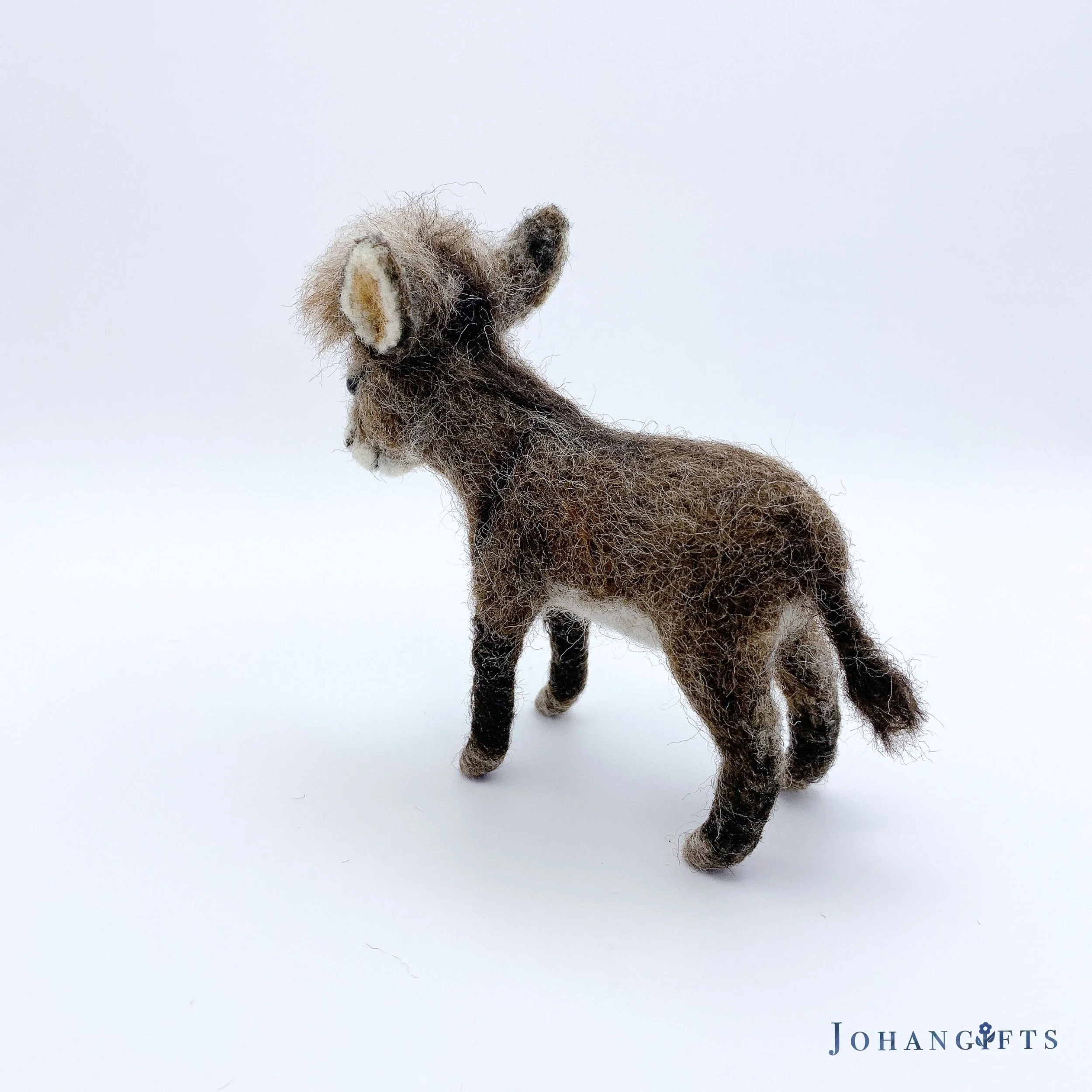 realistic-mini-donkey-wool-sculpture.jpg