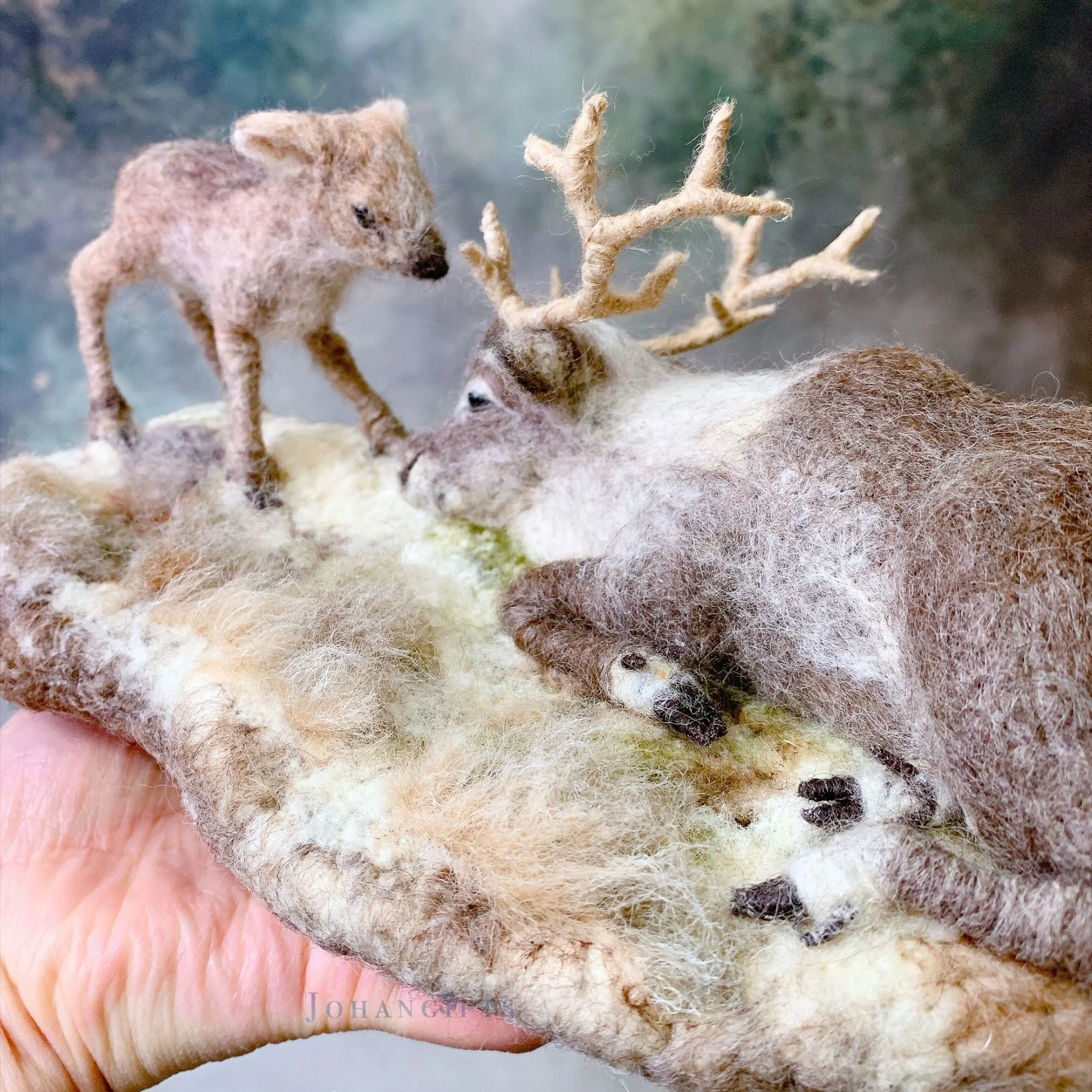 realistic-caribou-and-baby-needle-felting-diorama.jpg