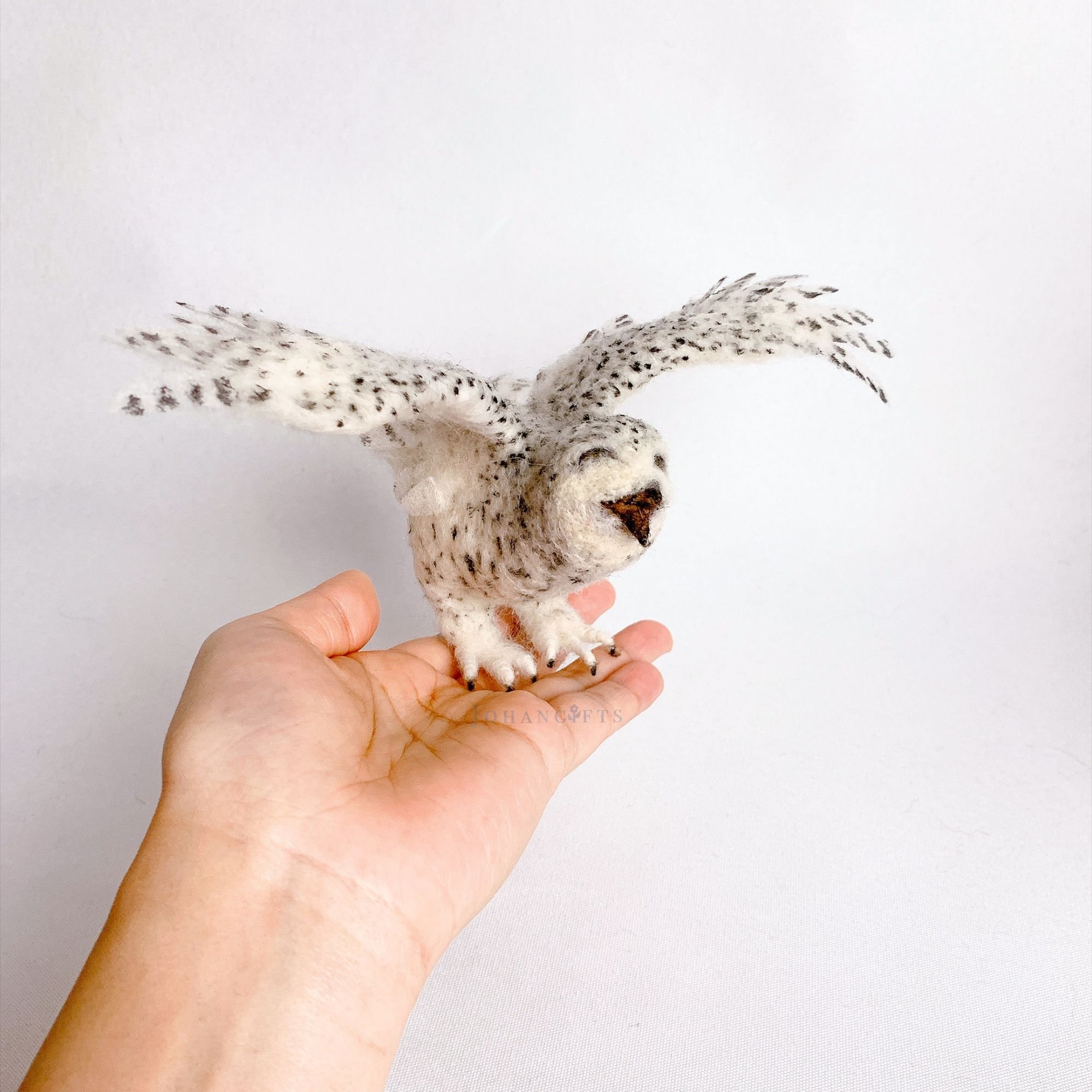 miniature-snowy-owl-wool-animal-sculpture.jpg