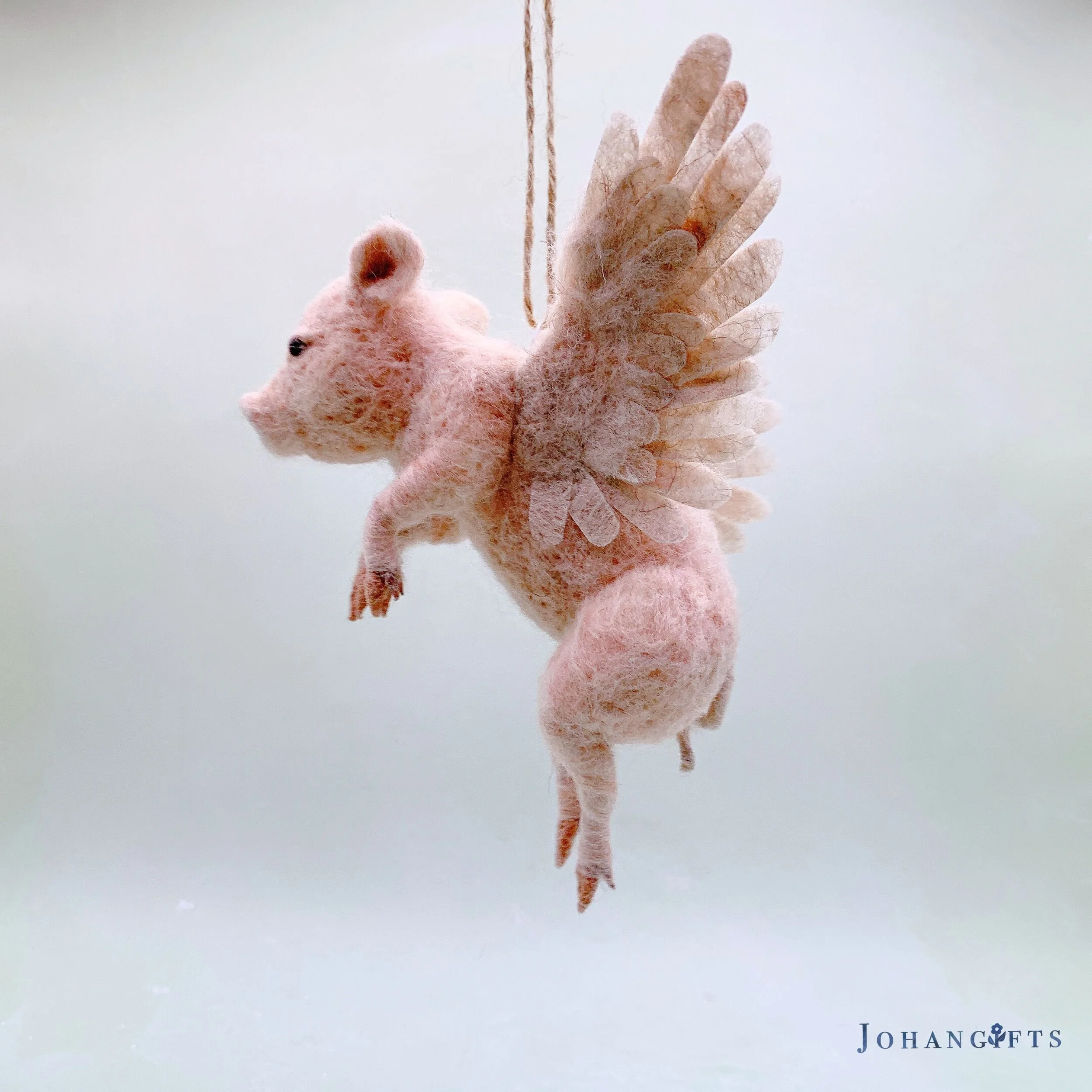 winged-pig-fantasy-animal-decor.jpg