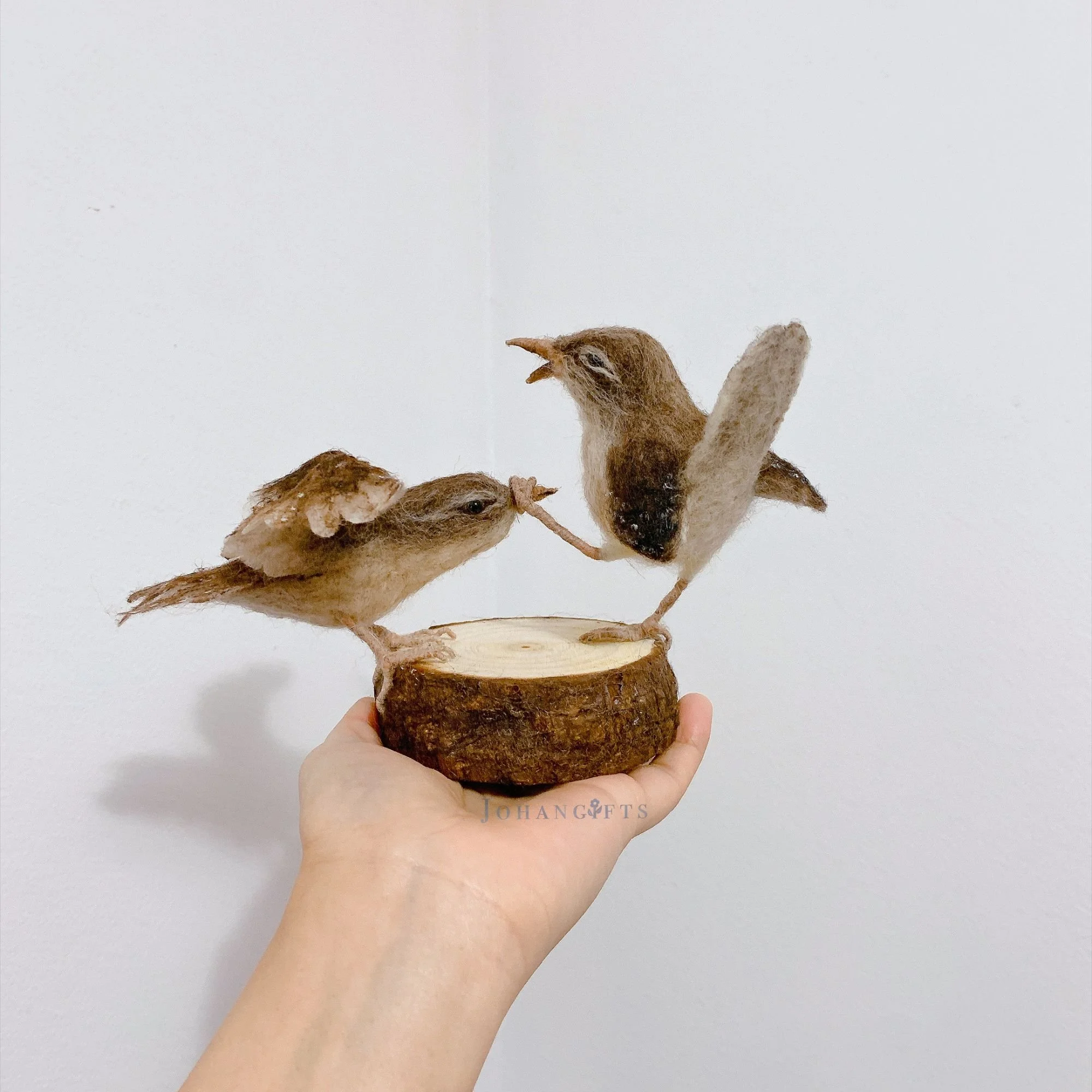 handmade-wren-lover-gift.jpg