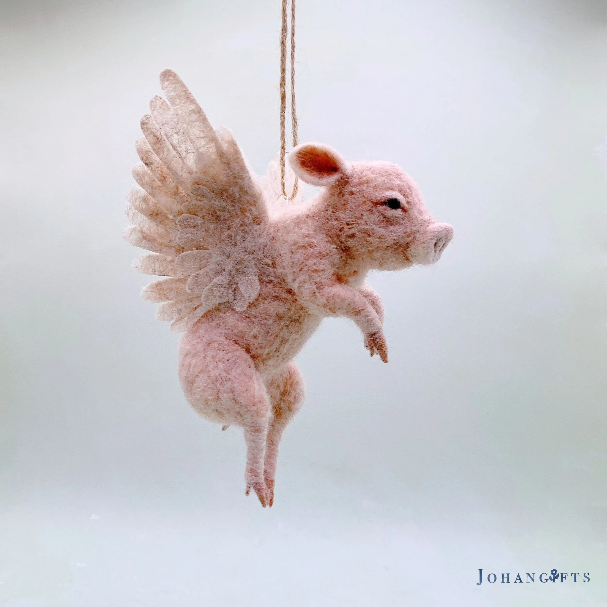 whimsical-flying-pig-home-decor.jpg
