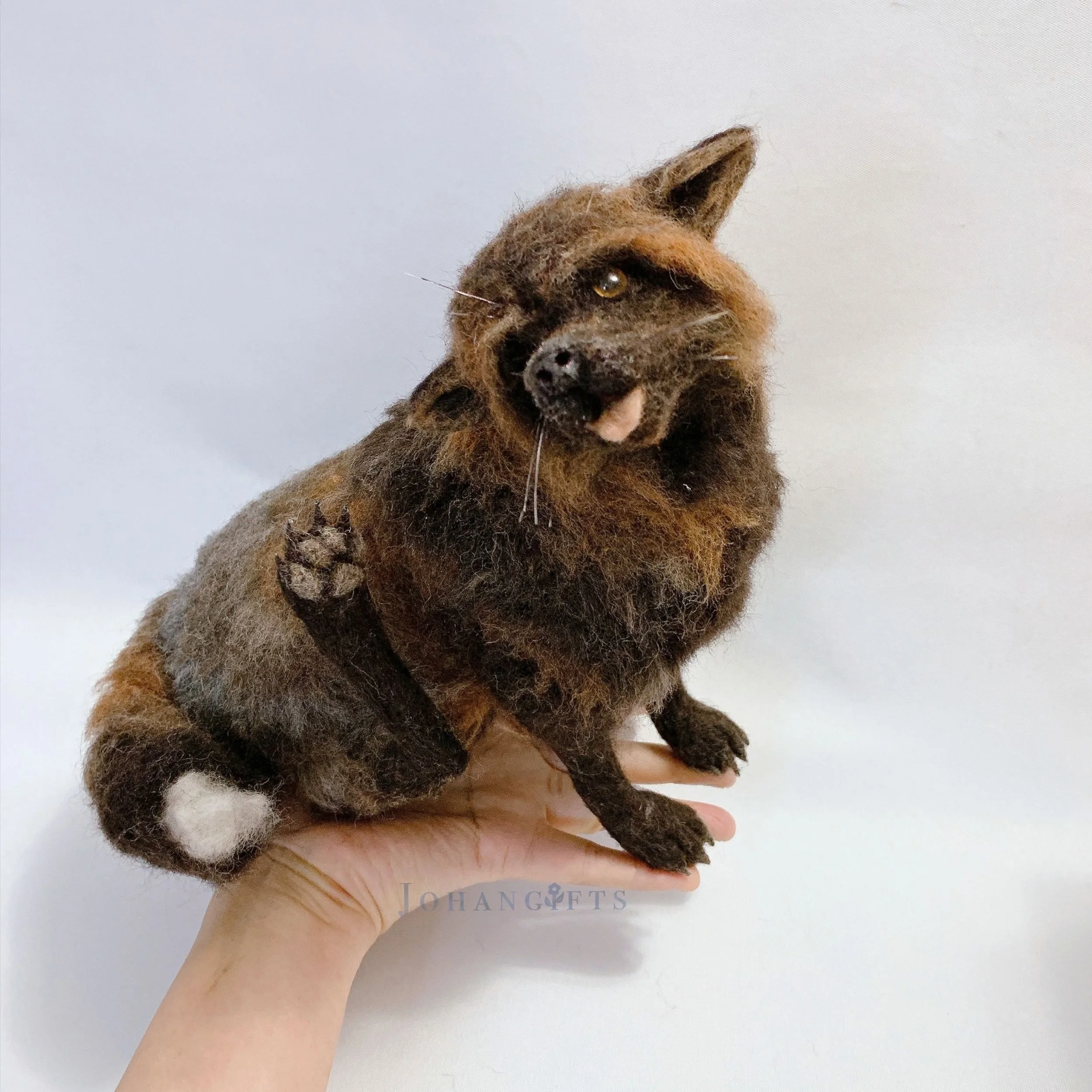 realistic-cross-fox-handmade-wool-art.jpg