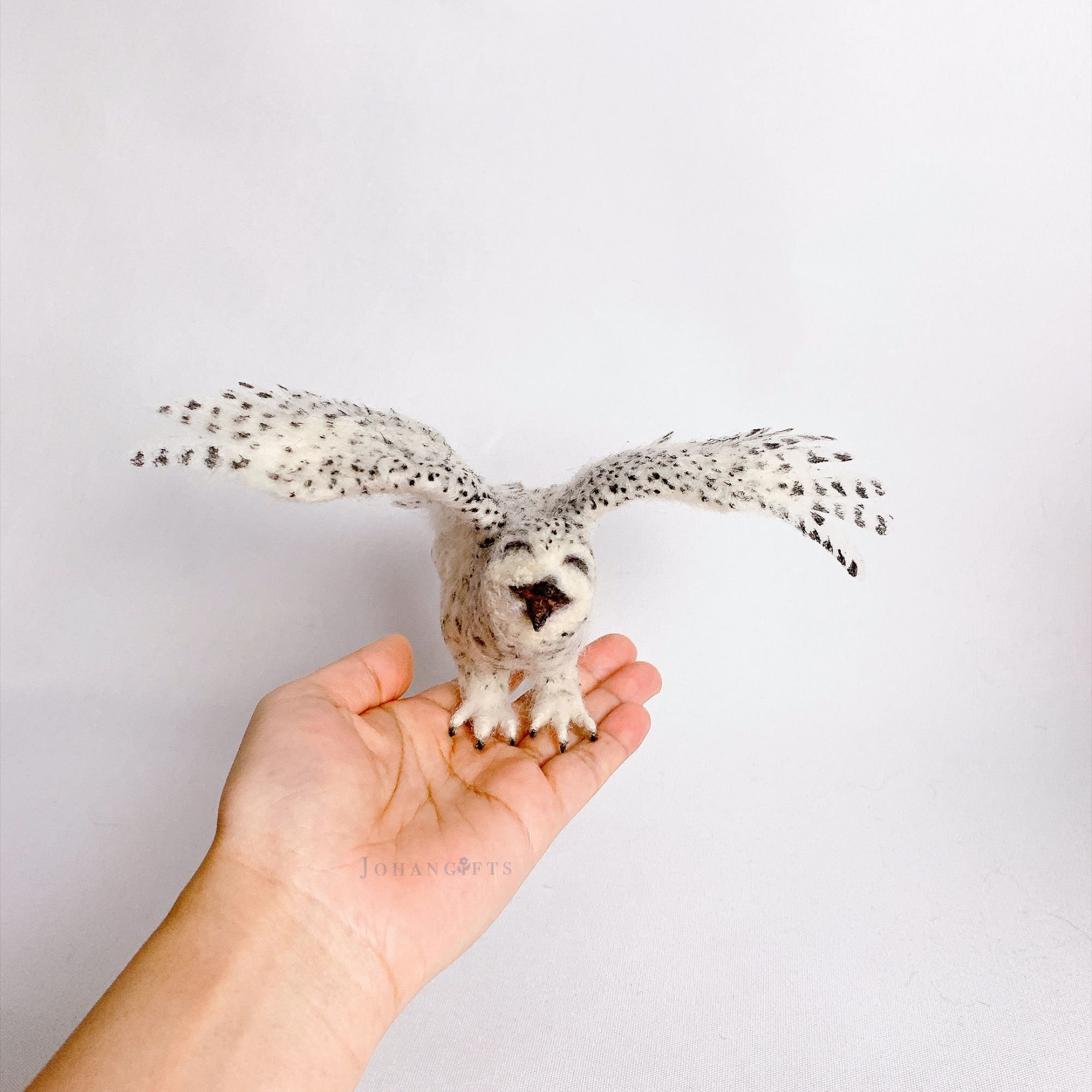 laughing-snowy-owl-needle-felted-sculpture.jpg