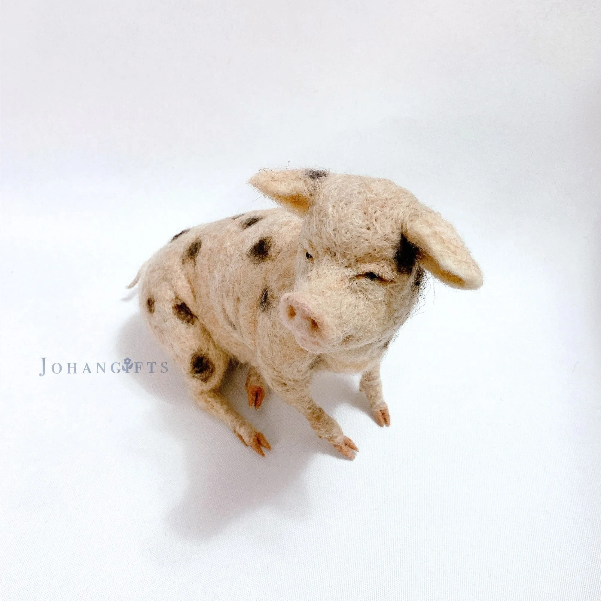 gloucestershire-old-spot-pig-lover-gift.jpg