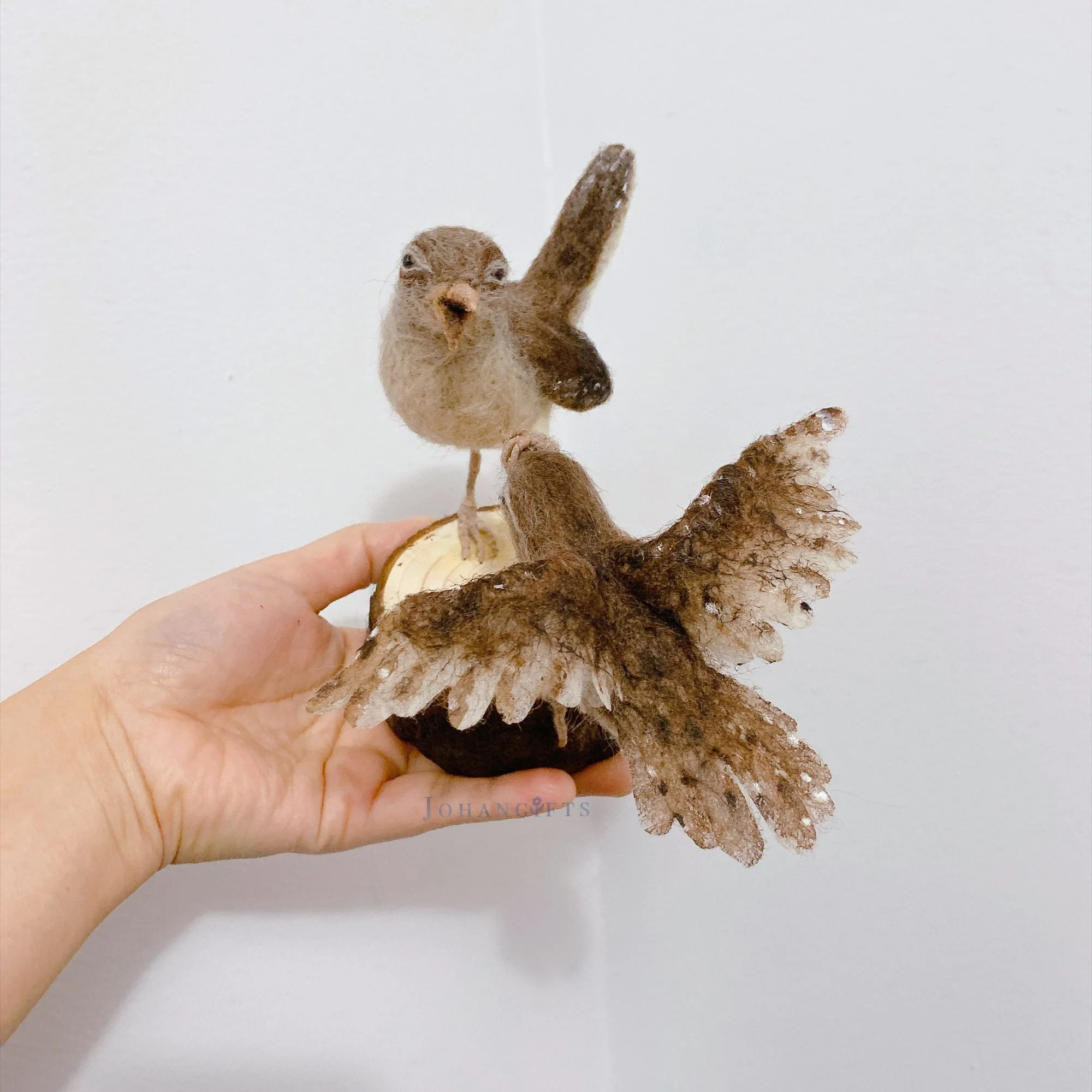 handmade-wild-bird-wool-sculpture-diorama.jpg
