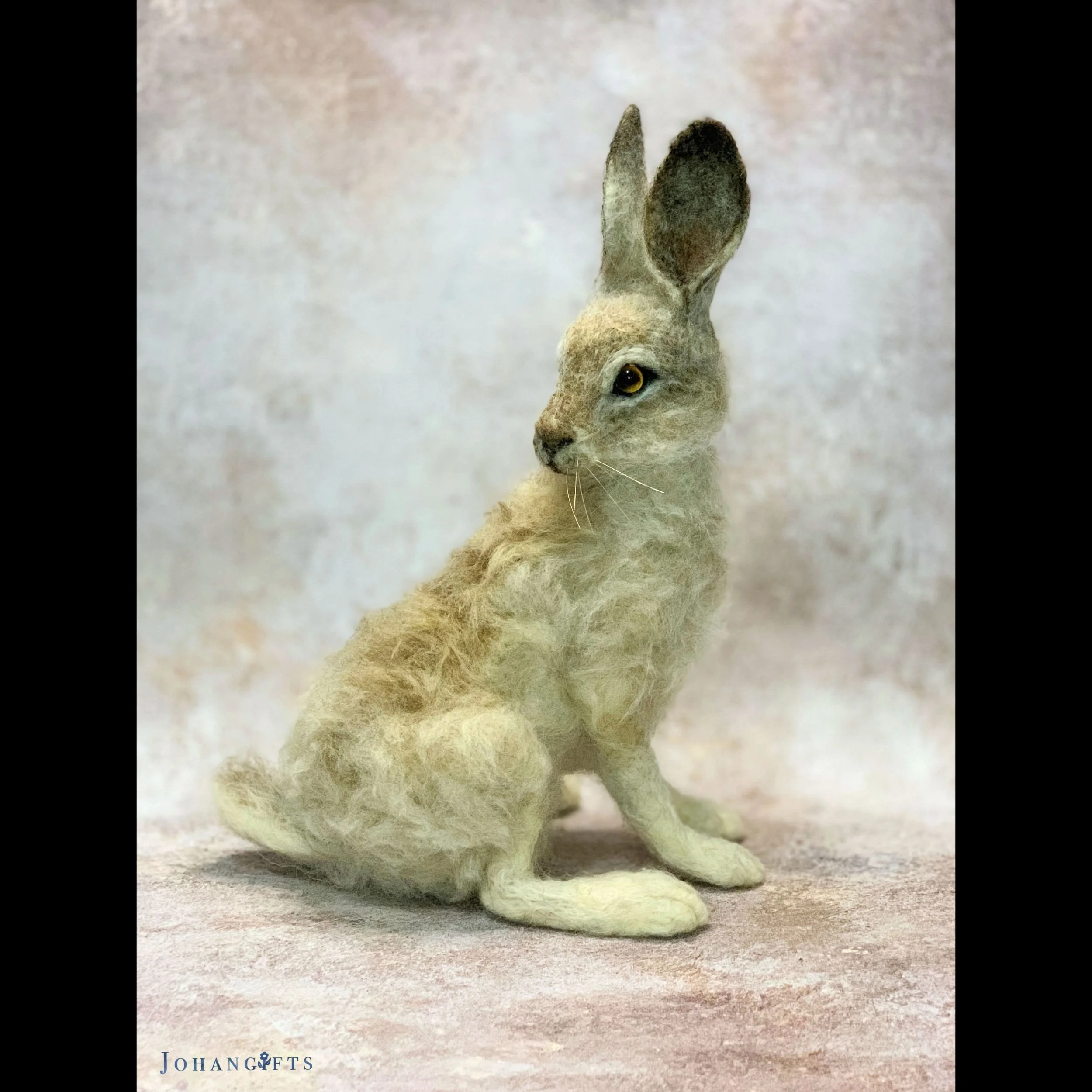 snowshoe-hare-wool-animal-figurine.jpg
