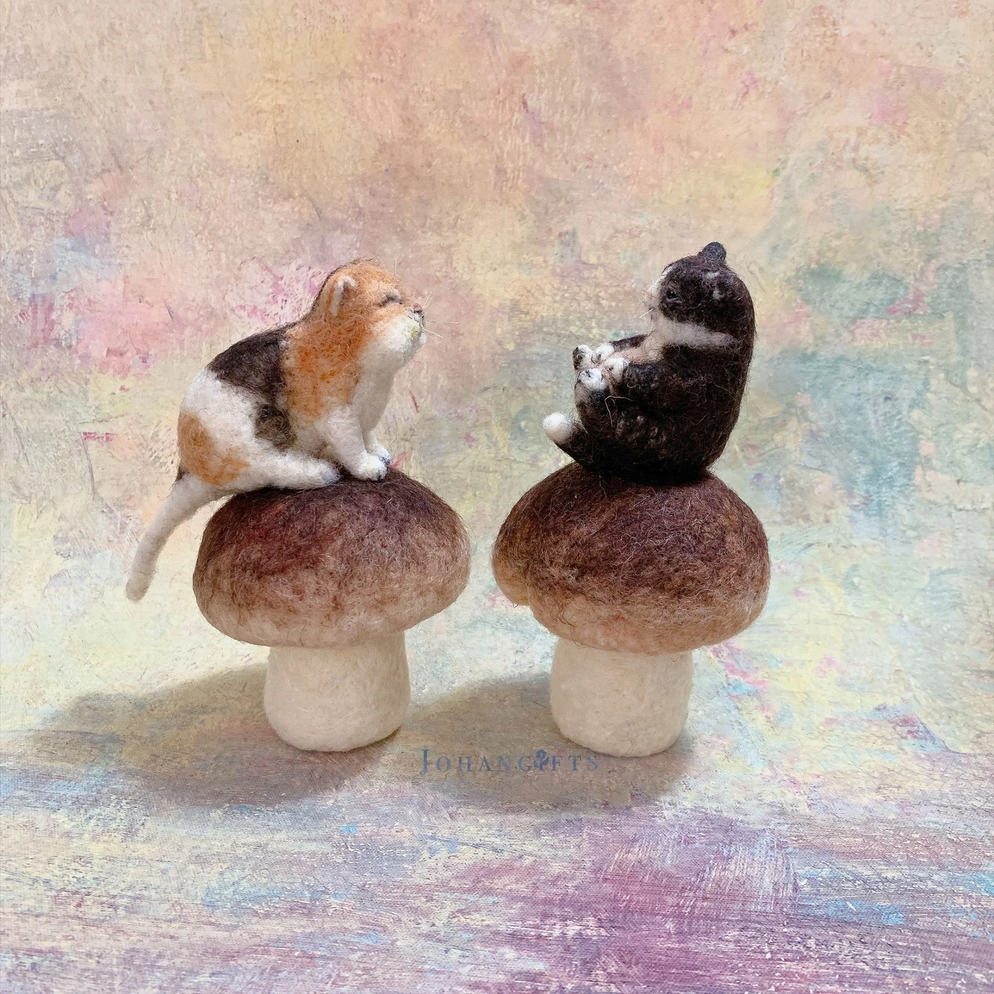 needle-felted-cat-sculptures-side-view.jpg