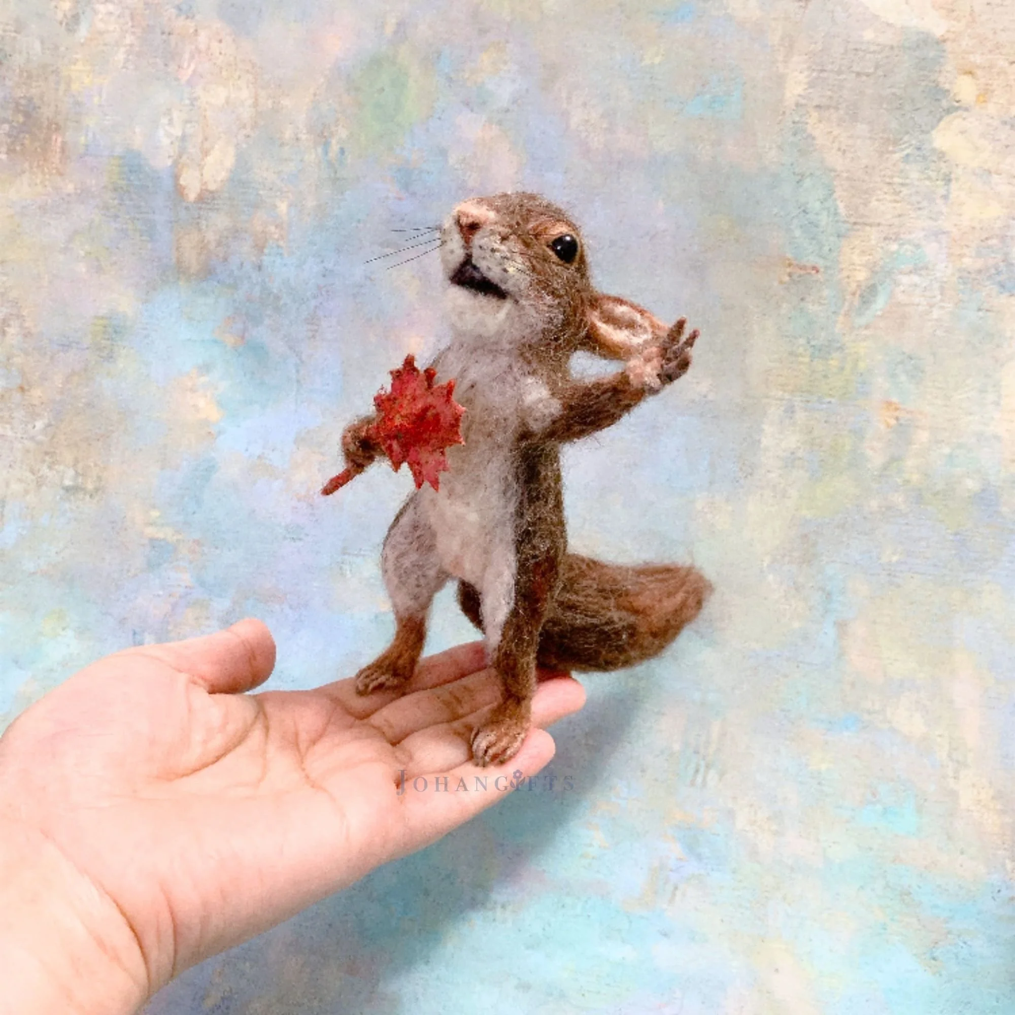 needle-felted-squirrel-canadian-maple-leaf-sculpture.jpg