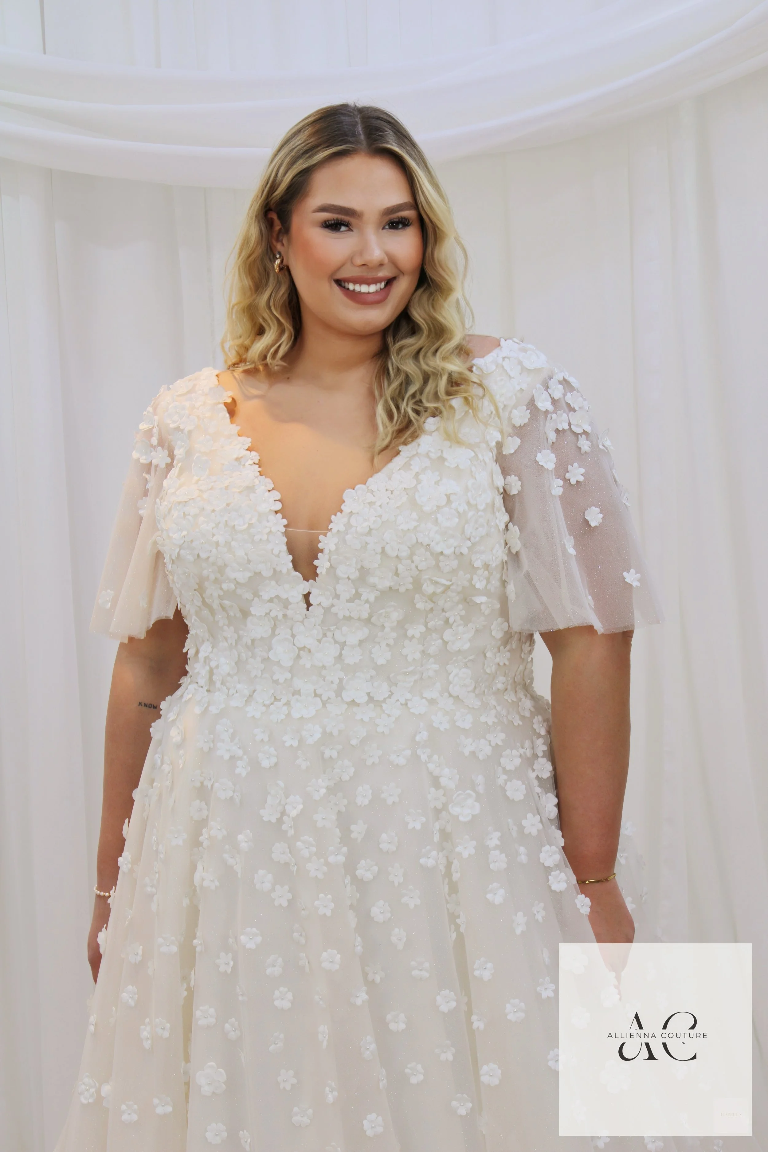 Allienna Couture - Curvy Volume I