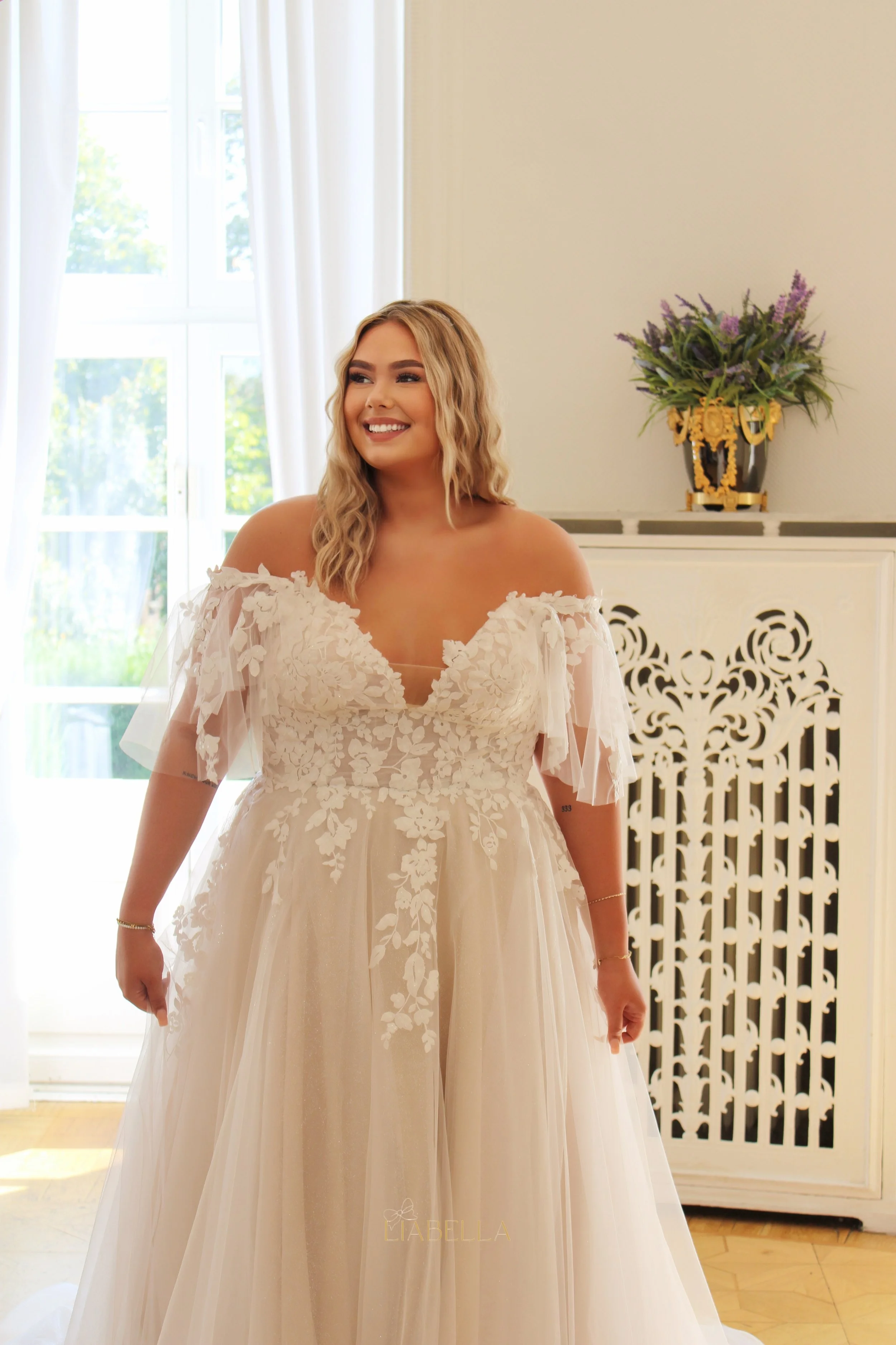 Lia Bella Timeless Curvy