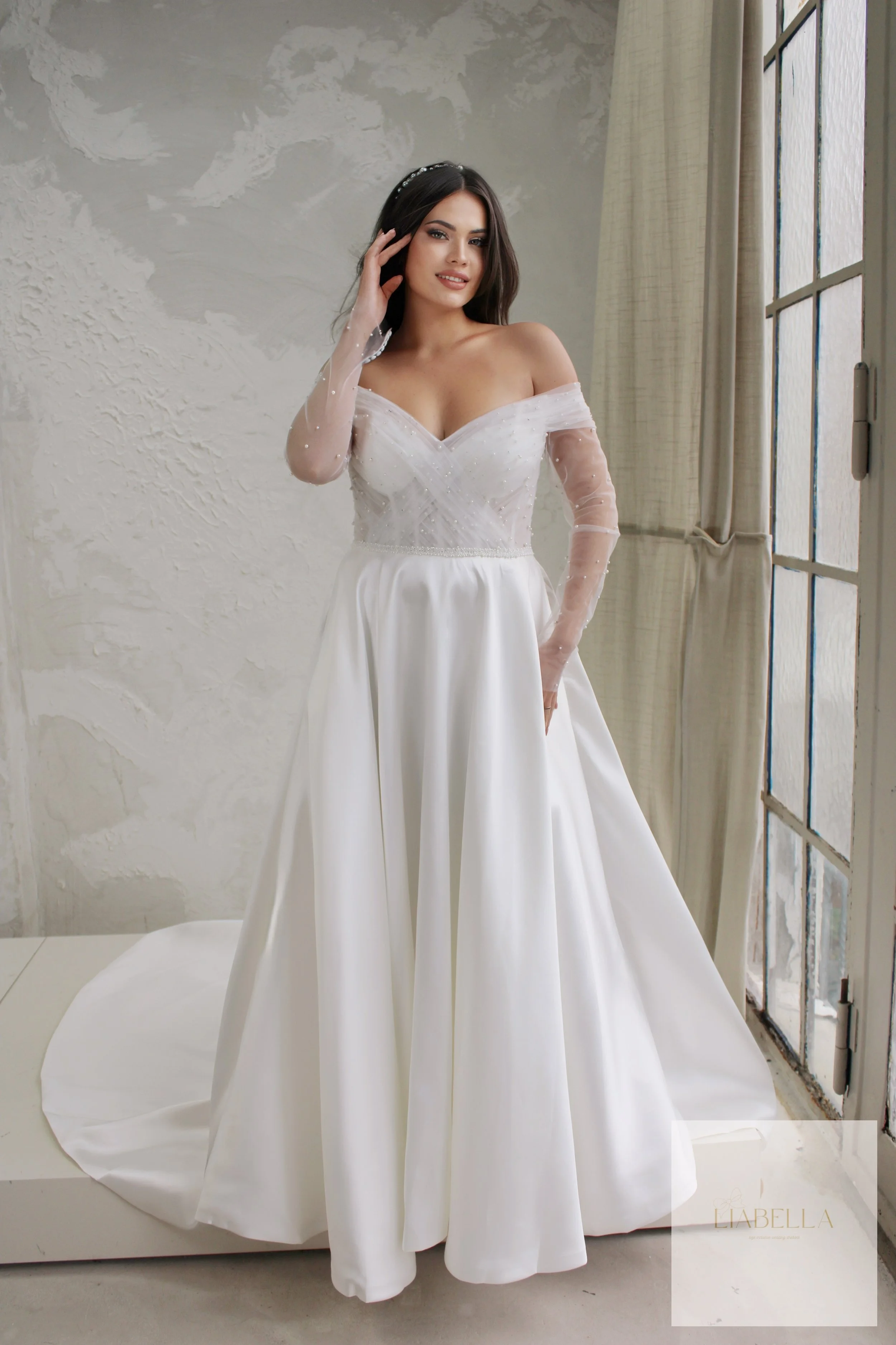 Lia Bella – LOFT Curvy