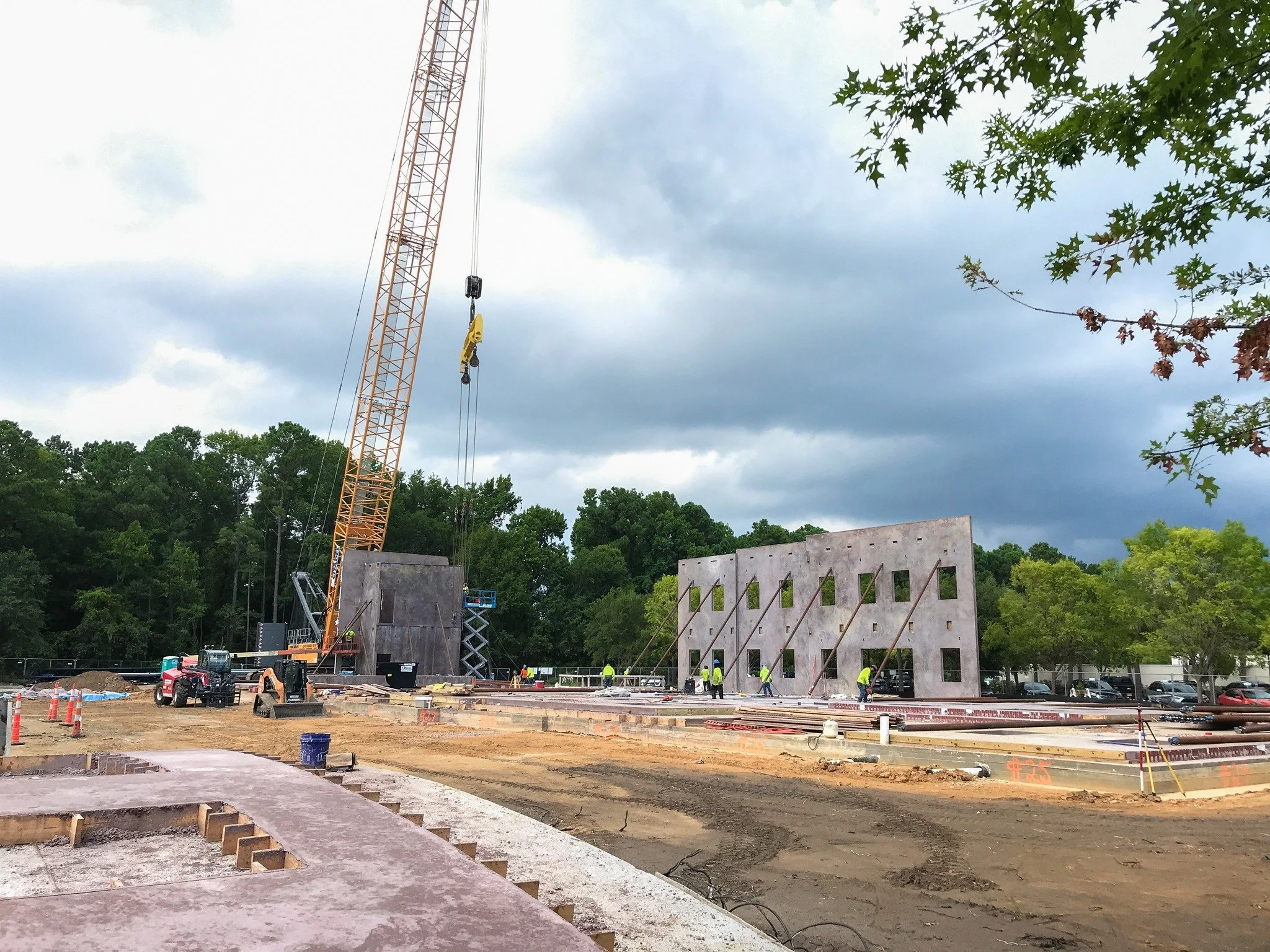 Construction Update: East Cooper Medical Center 🚧

Construction is moving full speed ahead in Charleston, South Carolina! Steel is in, panels are going up, and momentum is building fast. Last week marked the start of panel lifts, and we&rsquo;re now