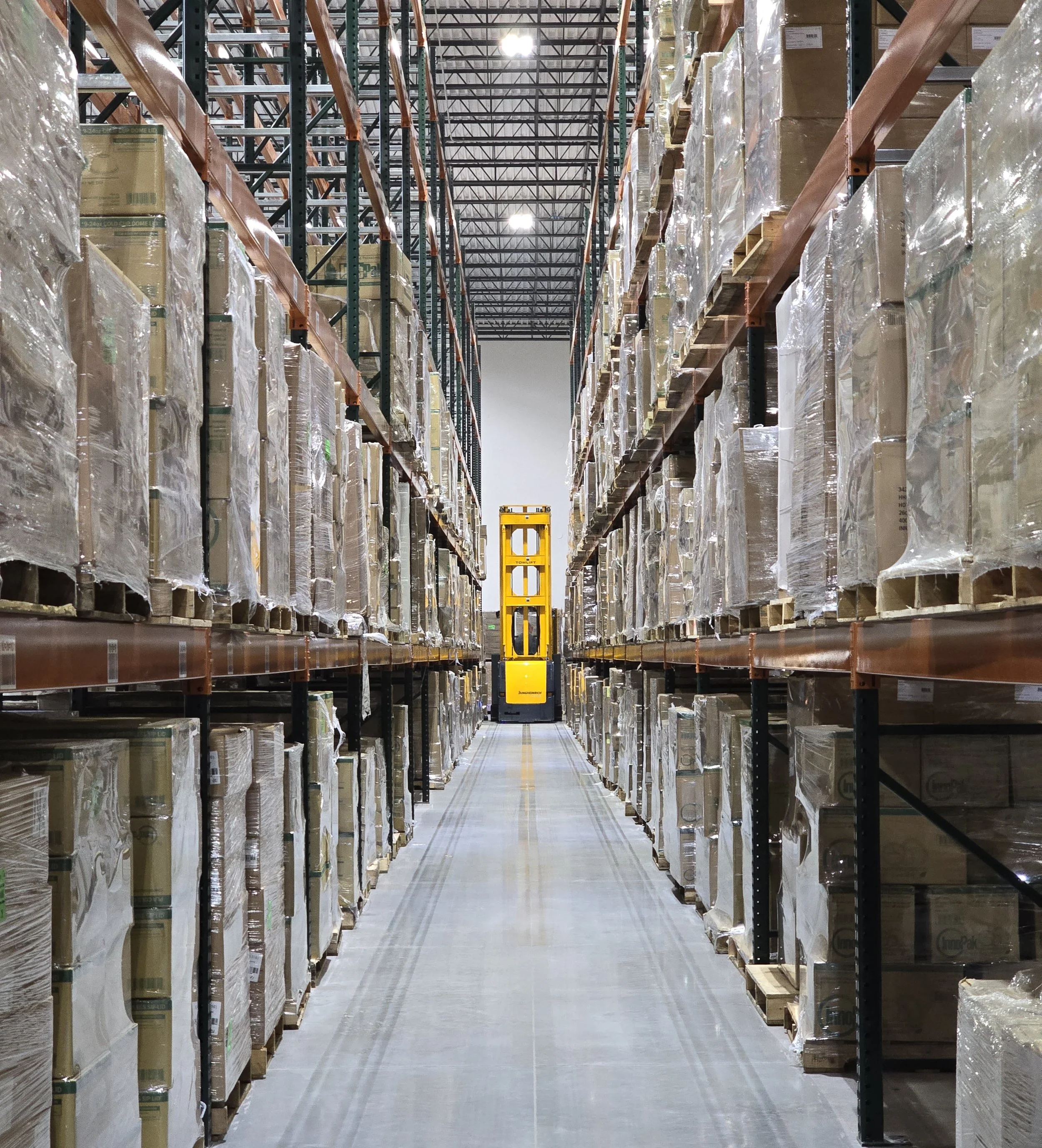 Building a Distribution Center? Here are 5 Things to Consider Beforehand: