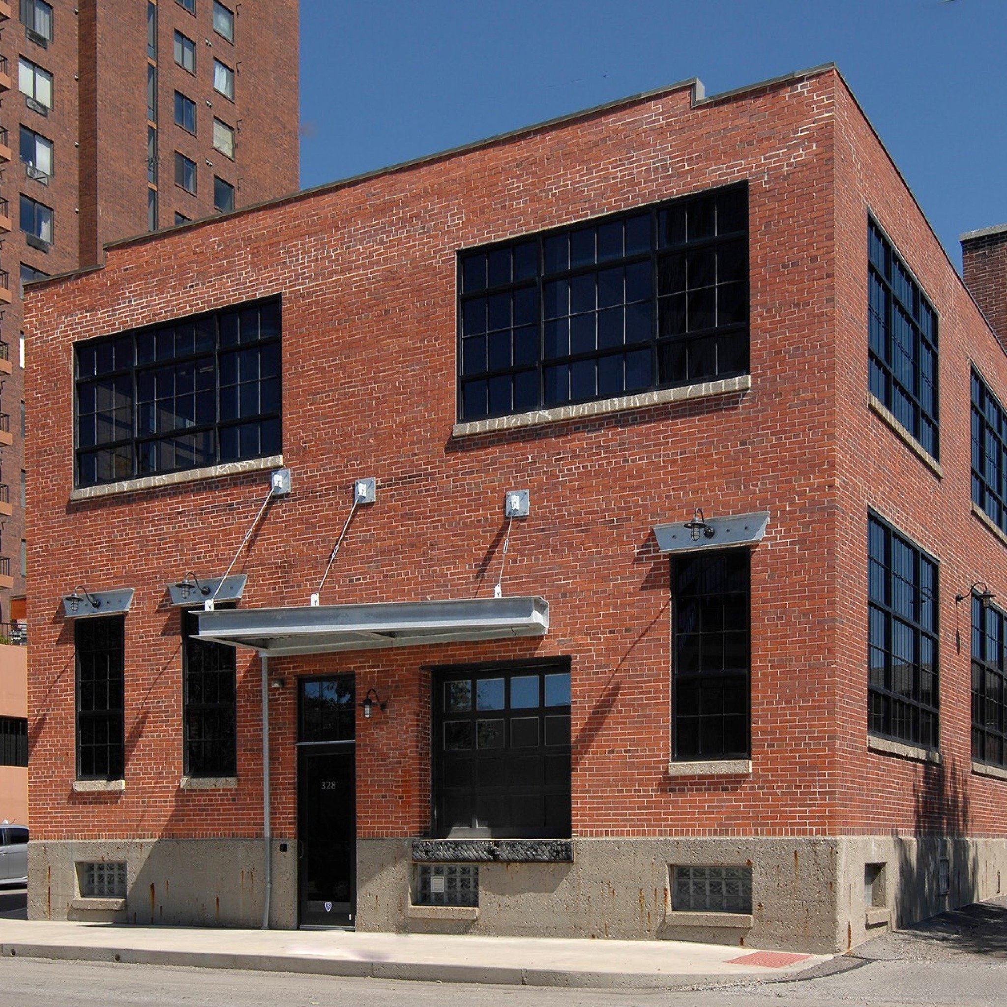 Built in Columbus. Rooted in family.

For over three decades, EXXCEL has called downtown Columbus home and has grown from a small, family-owned contractor into a nationally recognized design-build partner. The tools and skyline has changed, but our p